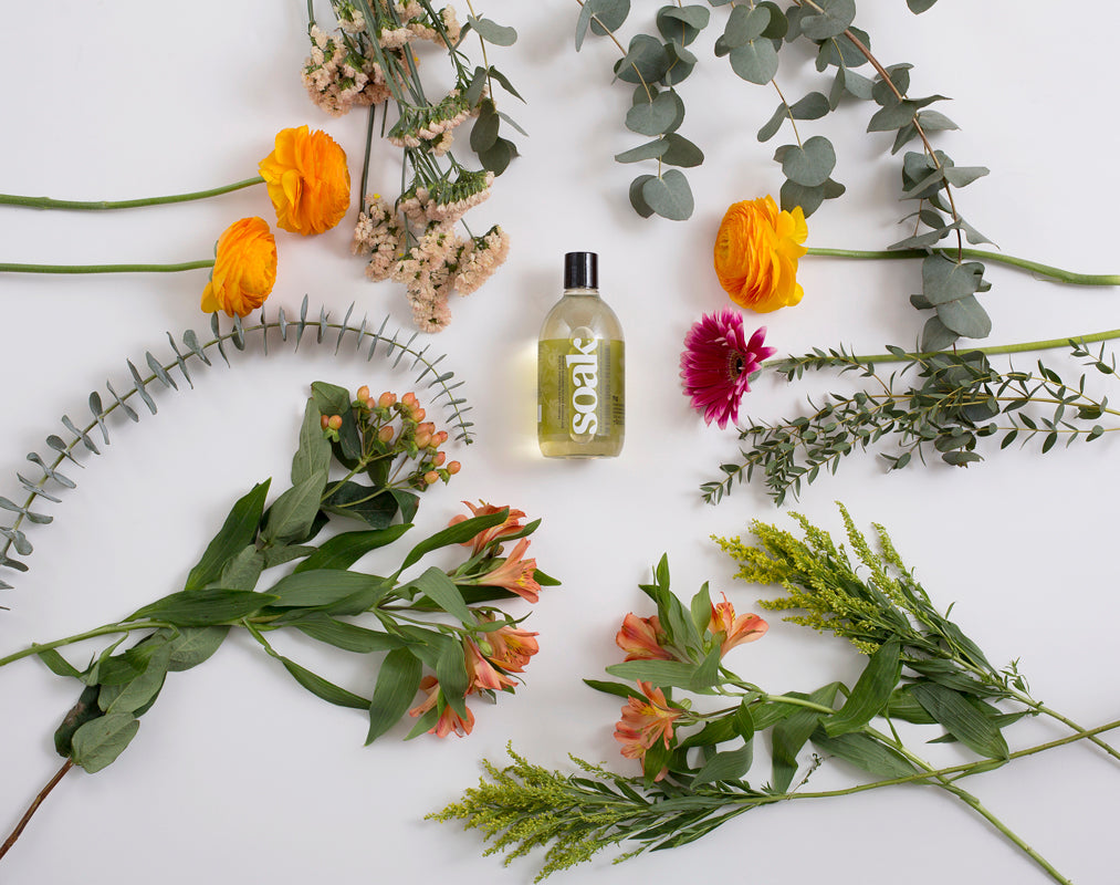 Lessive Soak parfum Fig entourée de fleurs