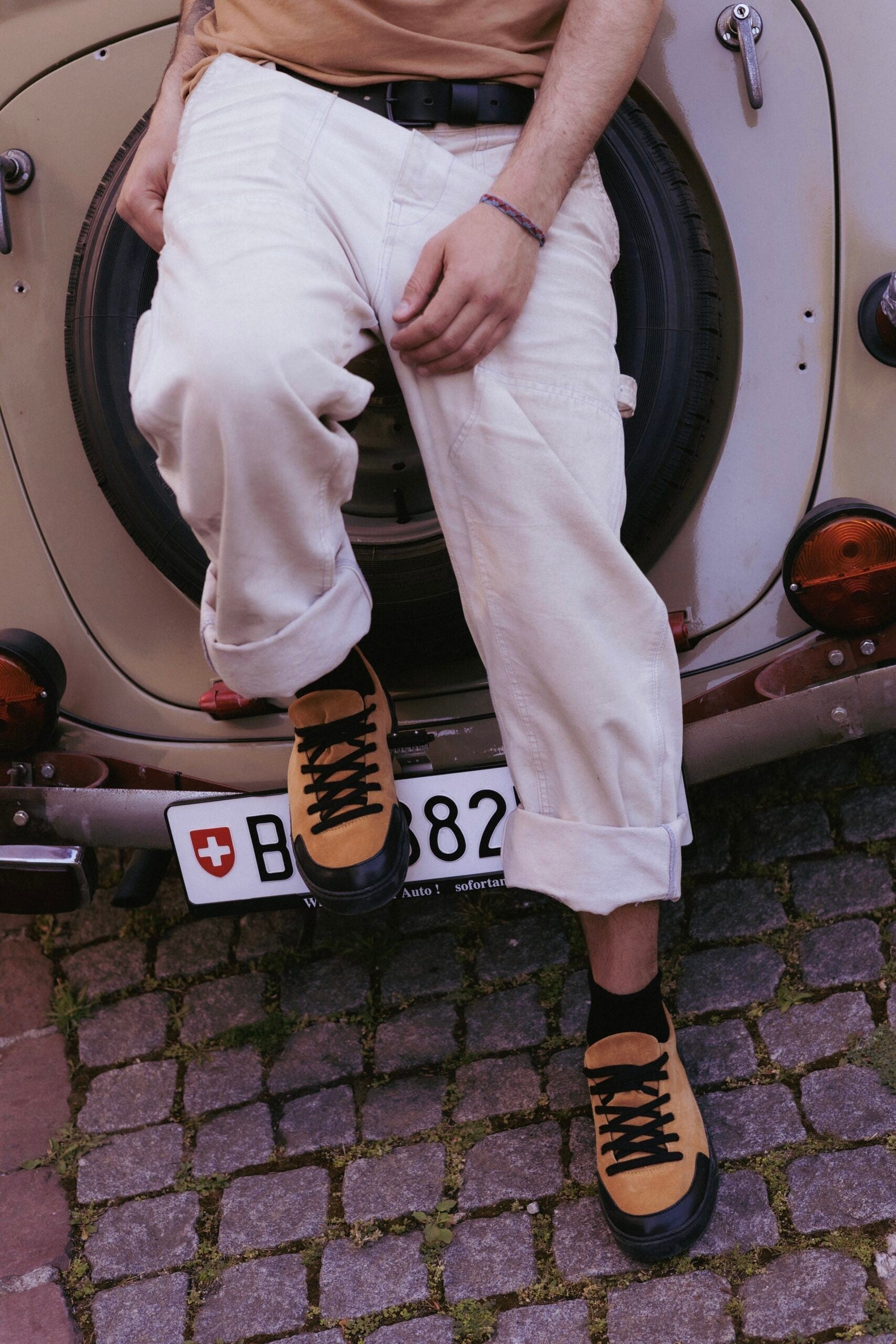 Baskets unisexes en cuir moutarde TOKU Portland