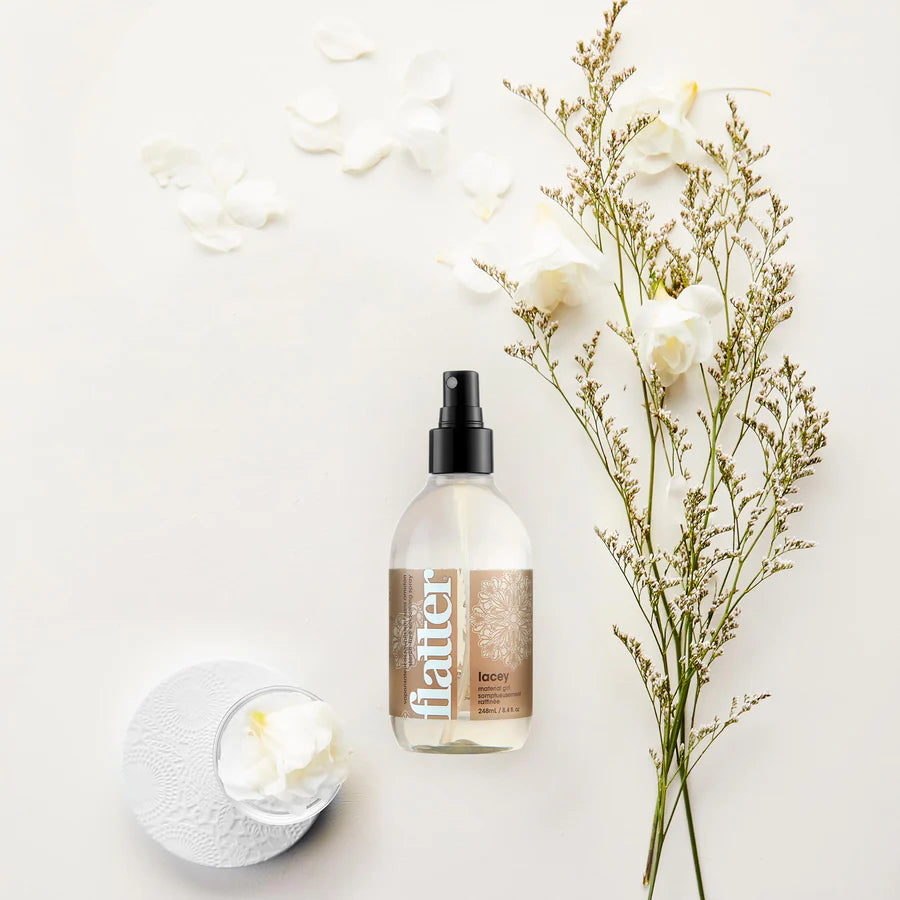 Soak Flatter Lacey spray lissant sans amidon 248ml