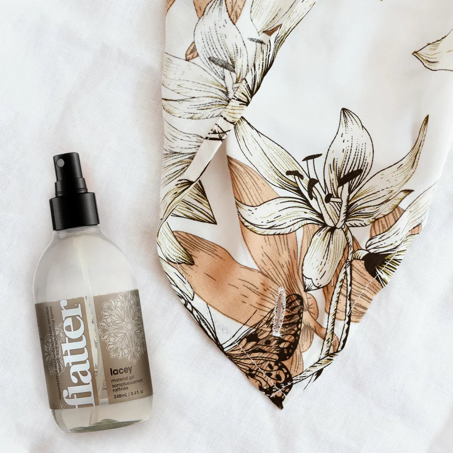 Soak Flatter Lacey spray lissant sans amidon 248ml - LeGarage Knitwear