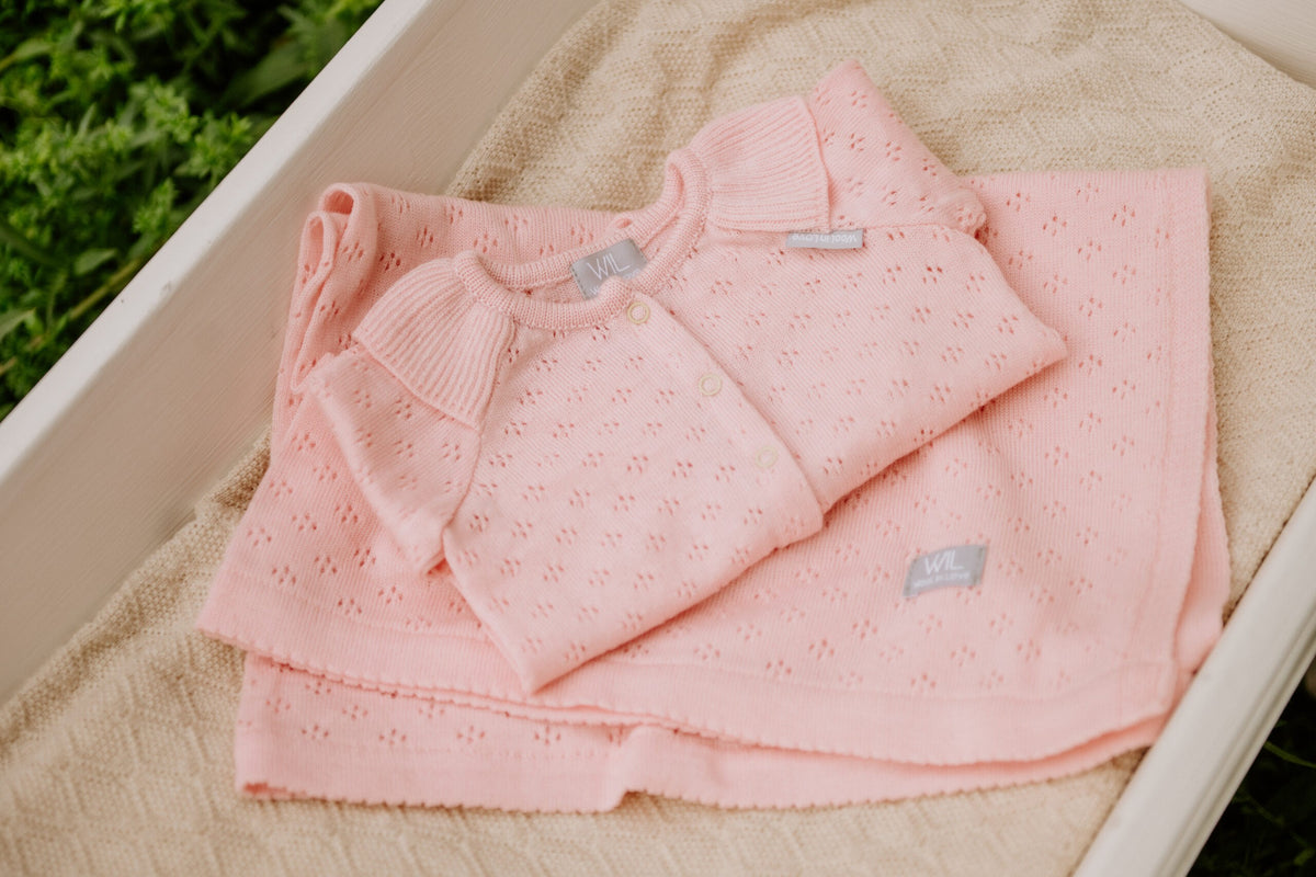 Coffret naissance LOVE, couverture, combinaison et bonnet, Wool In Love
