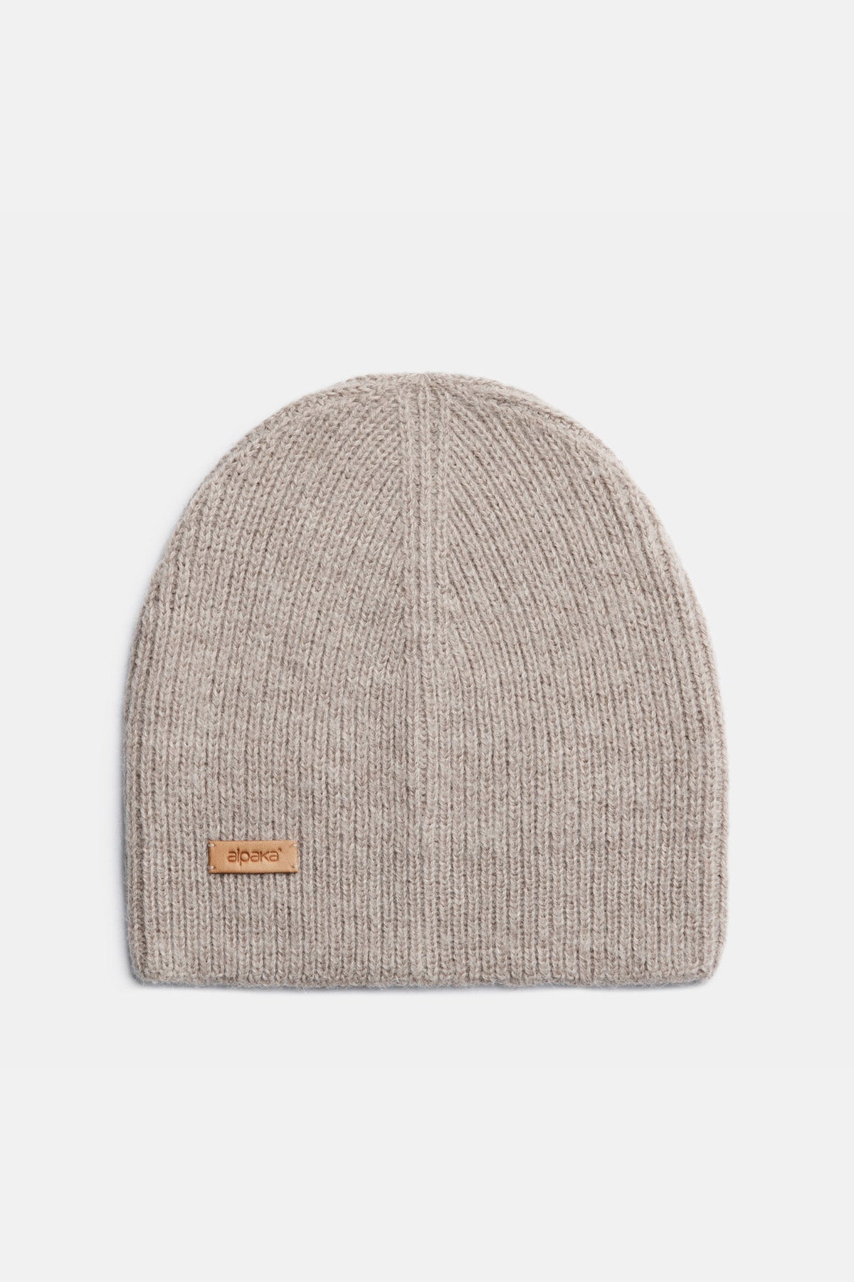 Bonnet en alpaga bébé point côte anglaise café au lait, porté par homme
