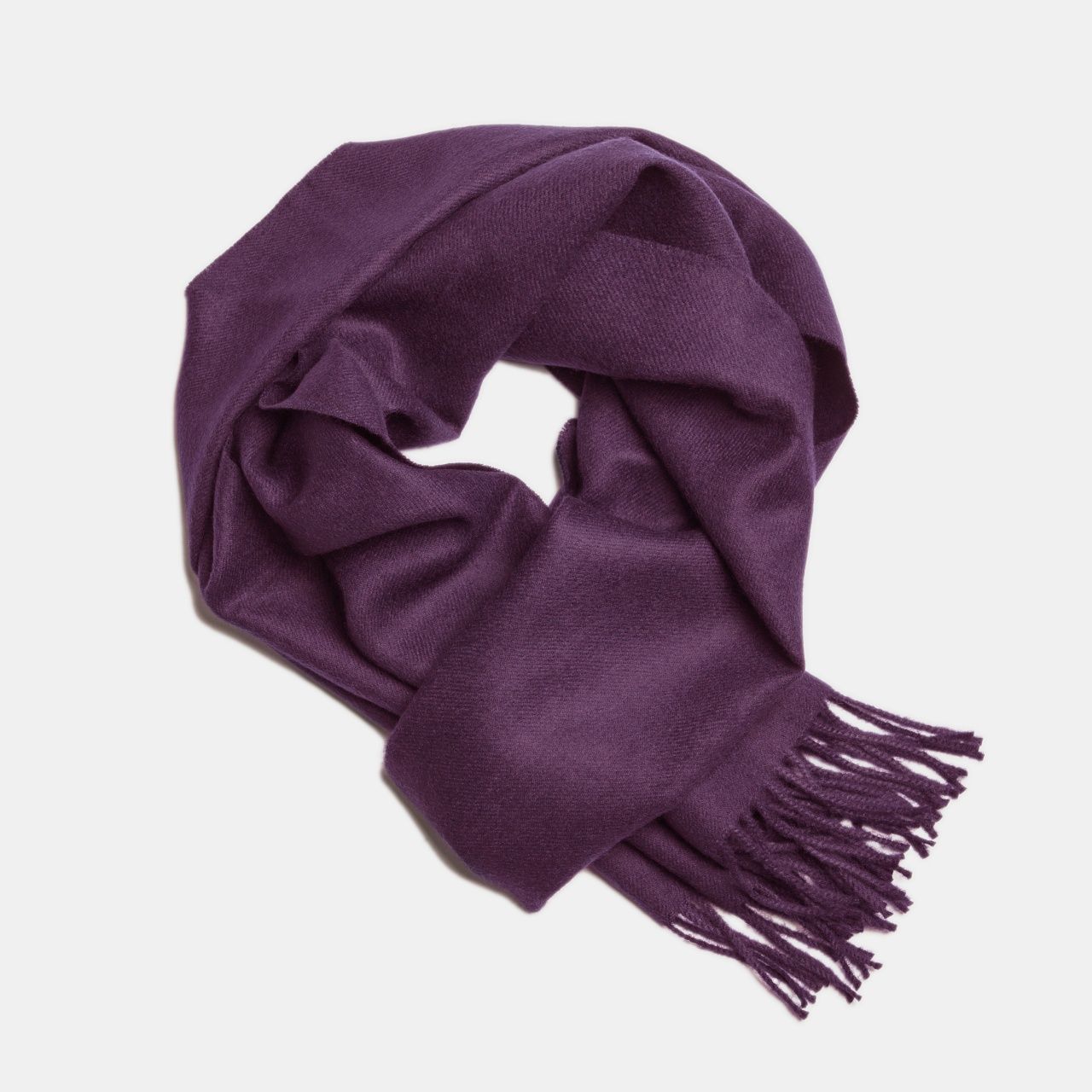 Écharpe en alpaga bébé violet, portée sur mannequin