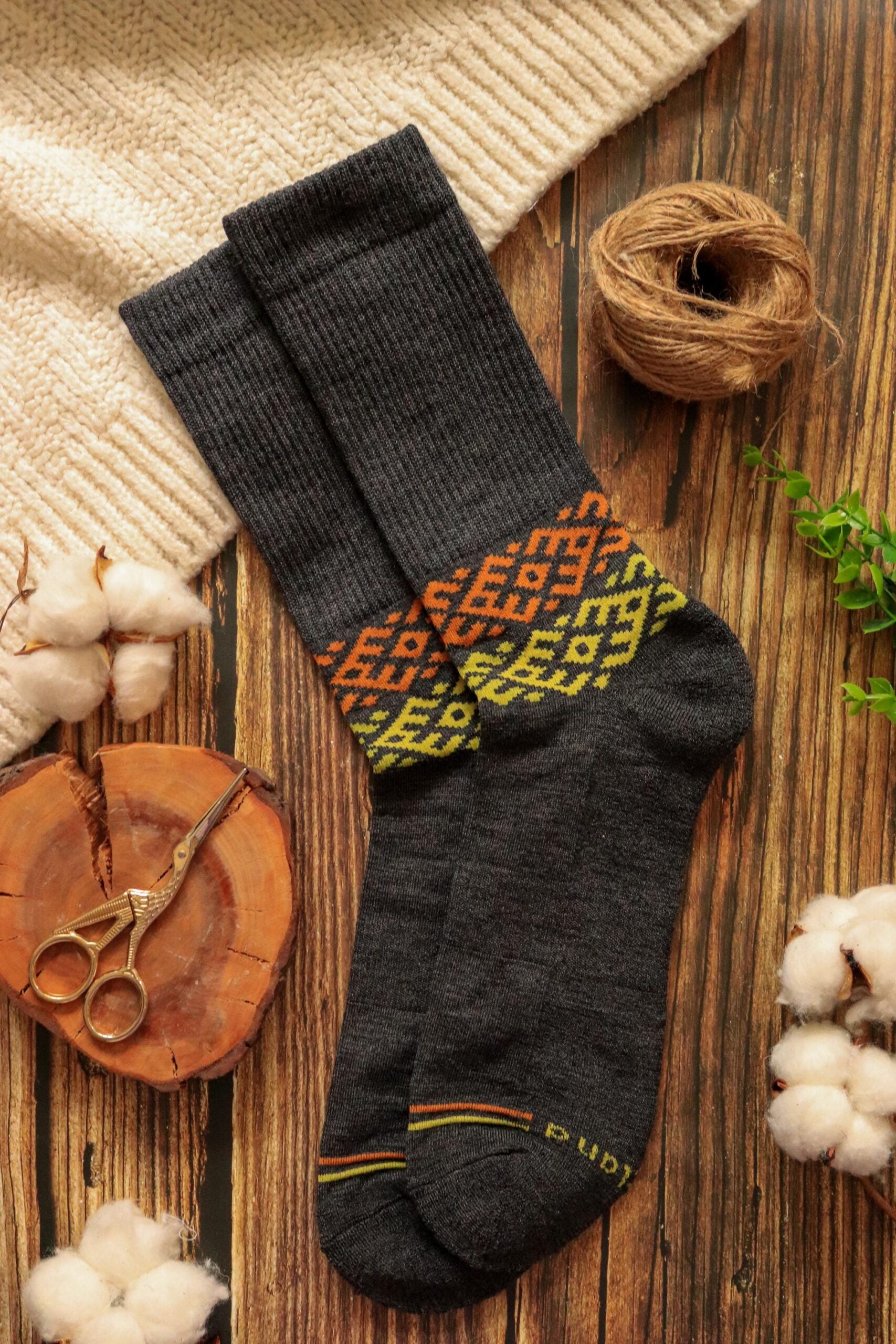 Chaussettes quotidiennes en laine mérinos unisexe gris foncé, vue produit