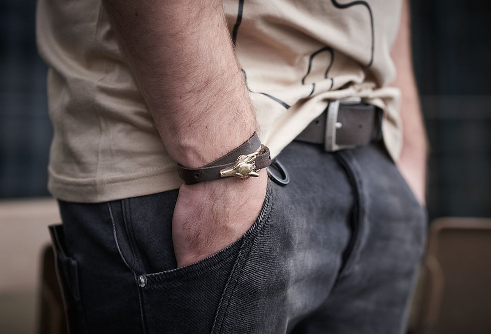 Bracelet en cuir modèle Wolf finition bronze mat, vue alternative