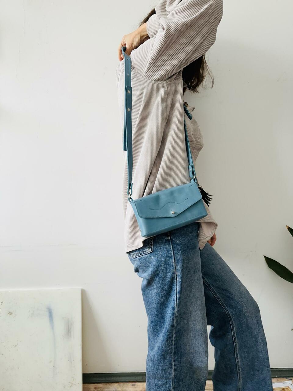 Sac bandoulière en cuir modèle KOKUKA petite taille, vue alternative