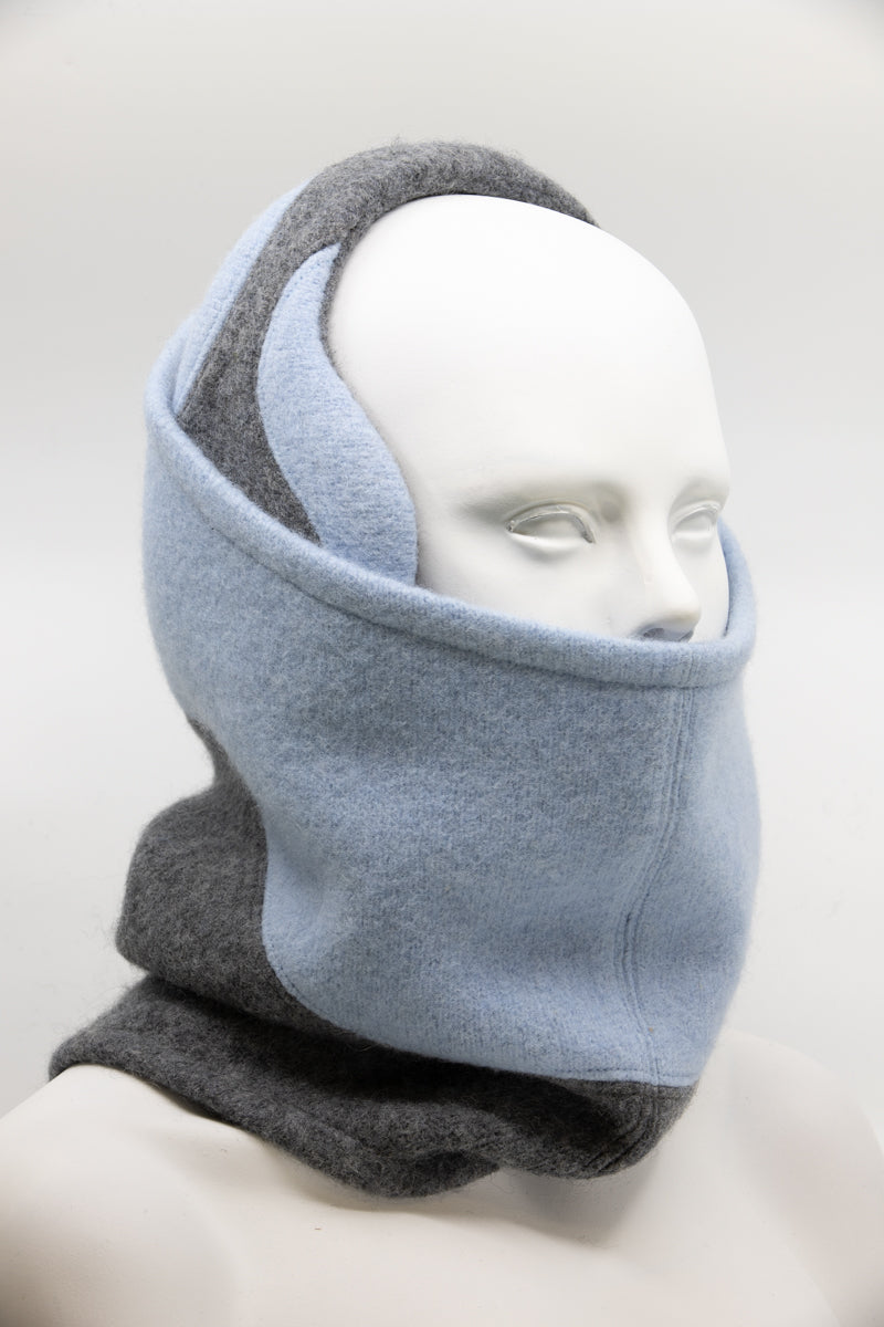 Écharpe tube HERTTA en laine feutrée gris moyen et bleu clair, vue produit