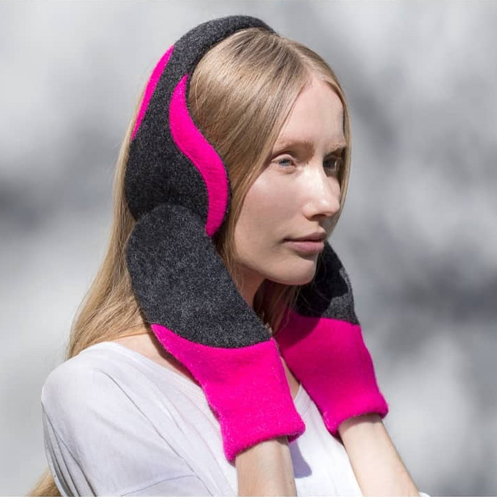 Moufles HERTTA en laine feutrée rose fluo et gris foncé, vue produit