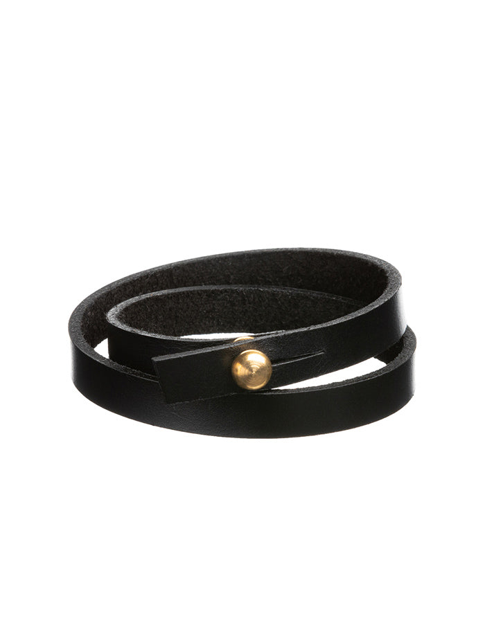 Bracelet en cuir noir Dear Hugger Stella Soomlais, double tour avec bouton pression laiton