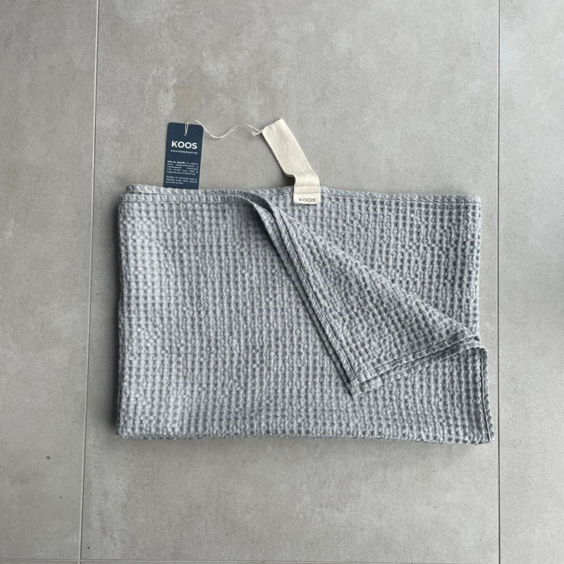 Grande serviette en lin nid d'abeille gris KOOS, texture maille gaufrée