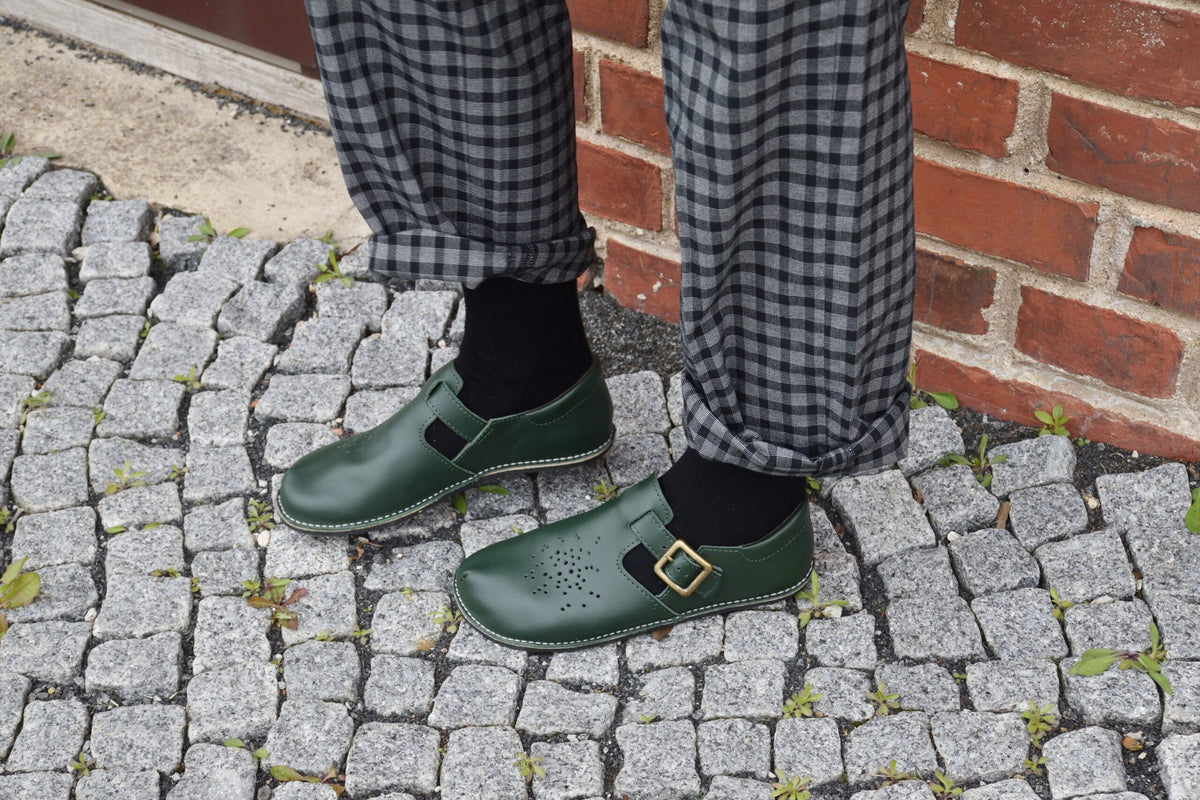 Chaussures minimalistes en cuir vert foncé Kuuda, photographie 1