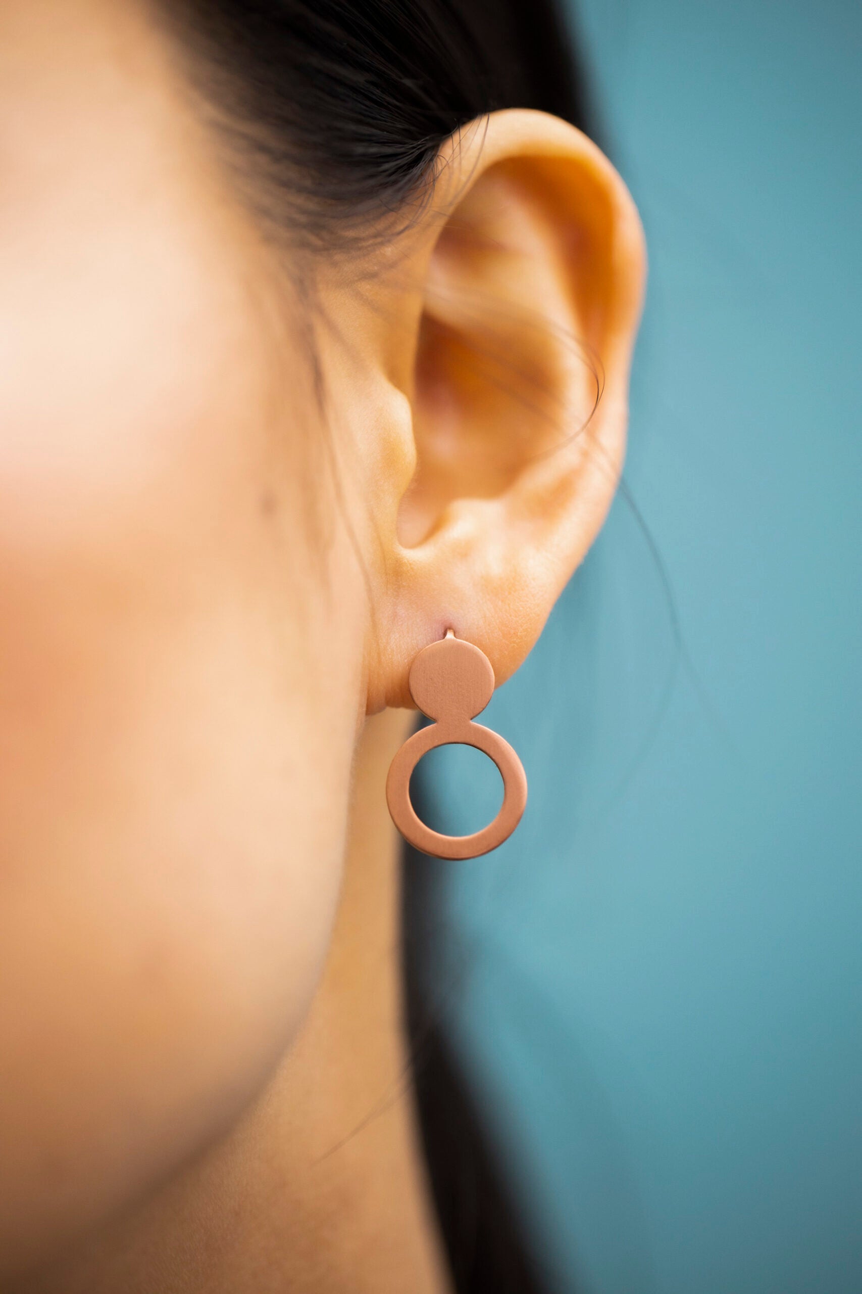 Boucles d'oreilles modèle Arc or rose, vue produit alternative
