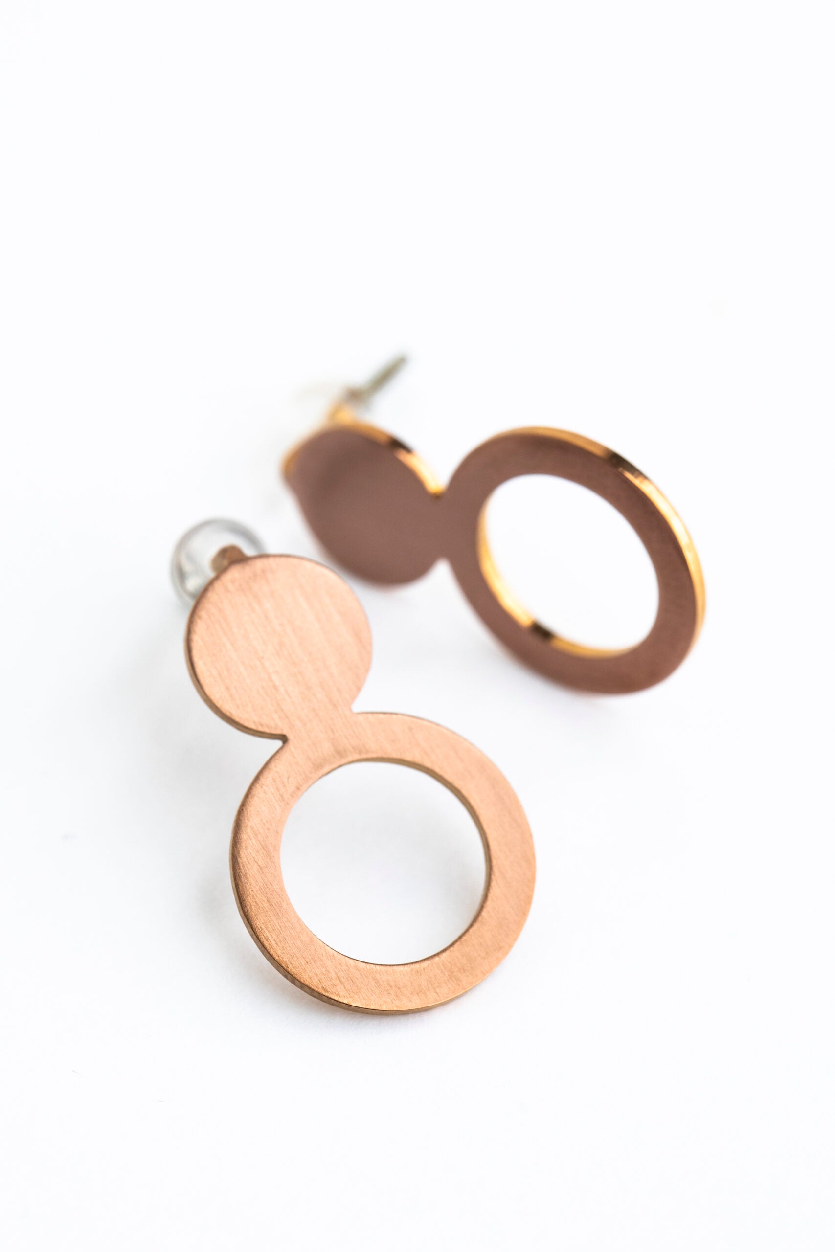 Boucles d'oreilles modèle Arc or rose, vue finale