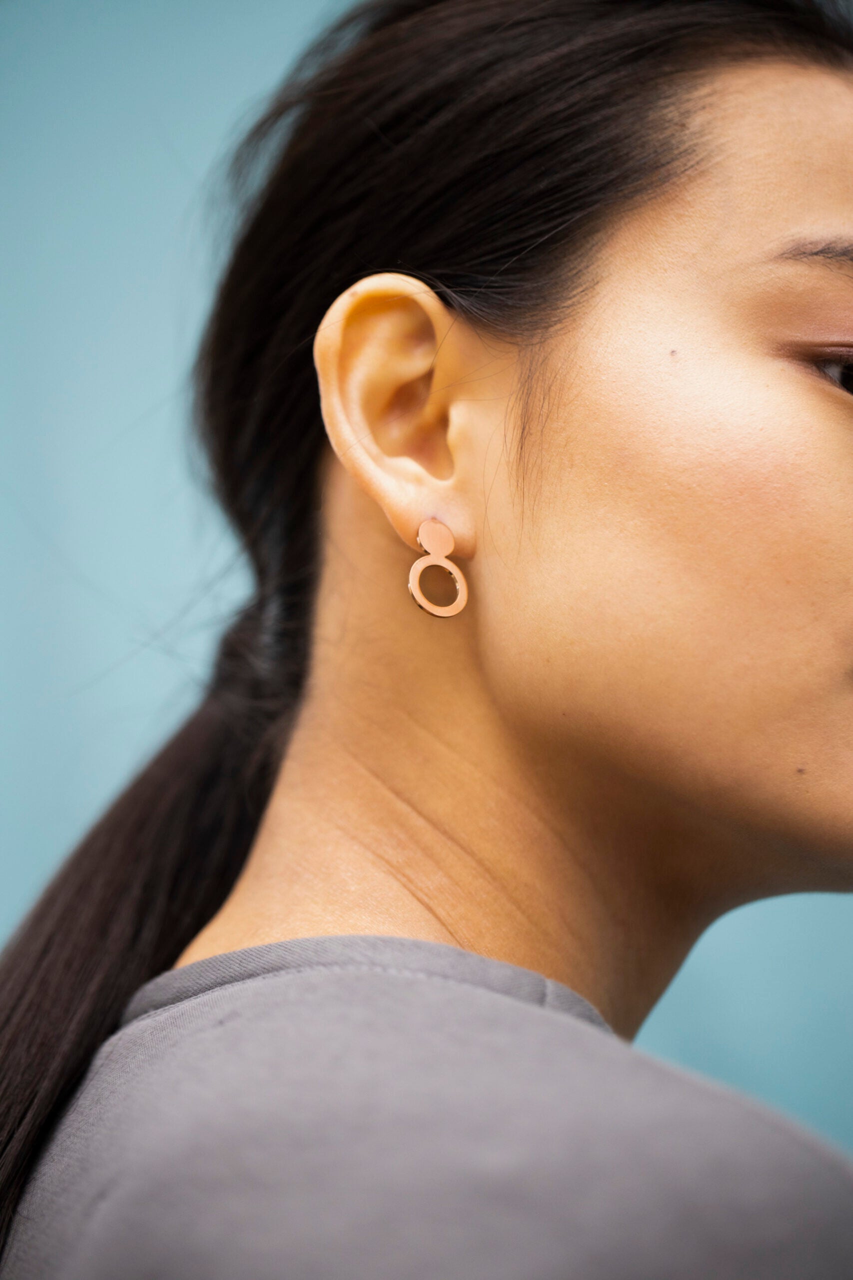 Boucles d'oreilles modèle Arc or rose, vue détaillée