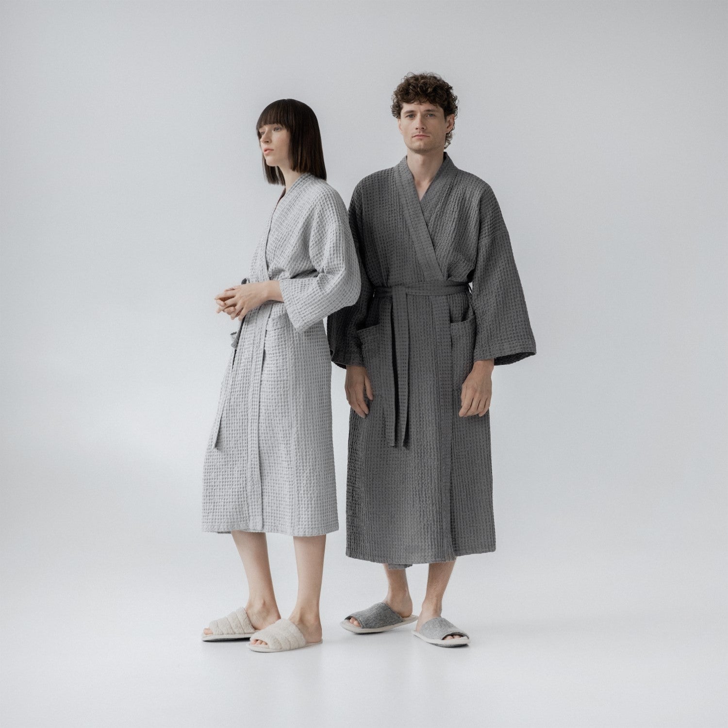 Peignoir en lin et coton gaufré nid d'abeille Linen Tales, coloris gris clair alternative