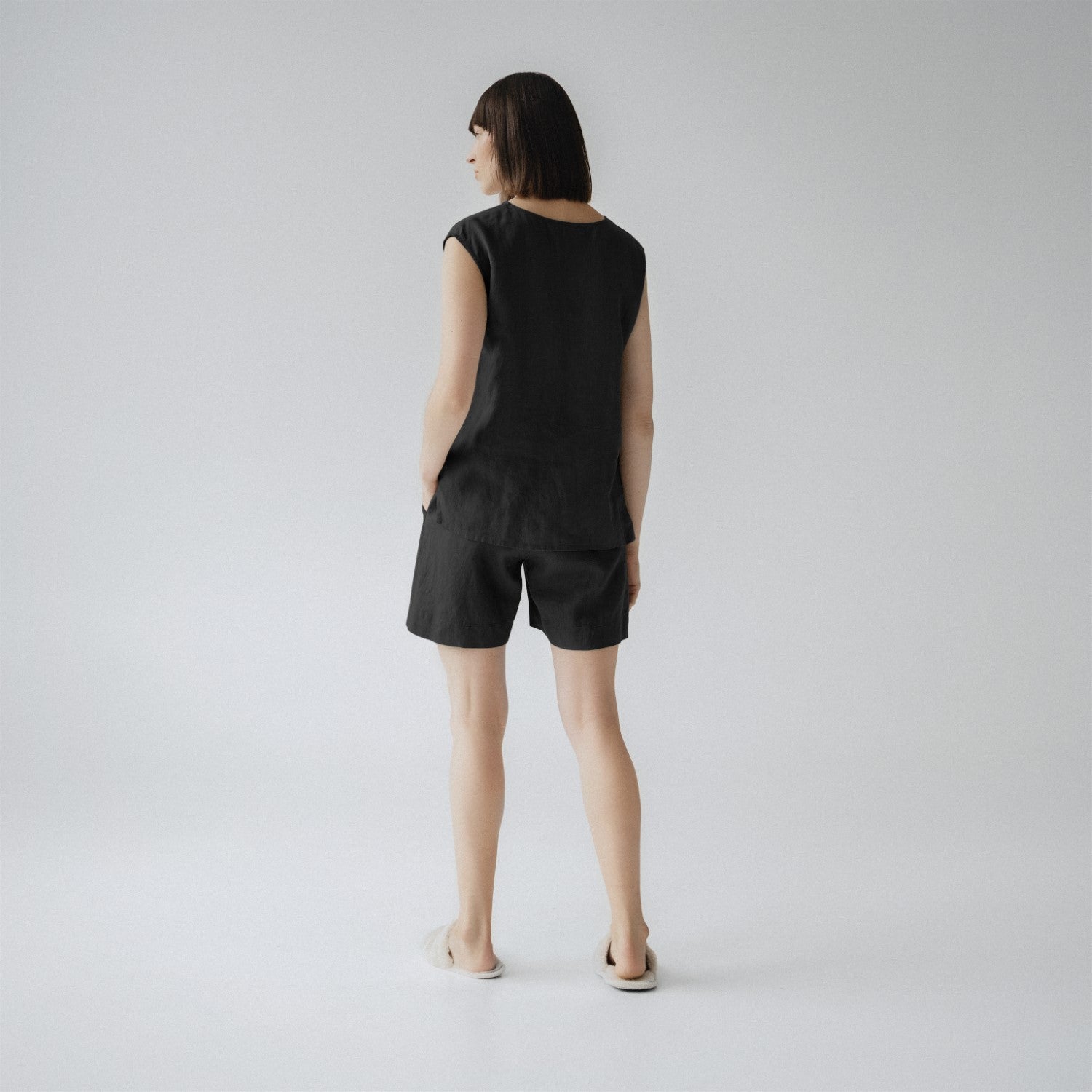 Ensemble pyjama en lin Verbena Linen Tales coloris noir, vue produit