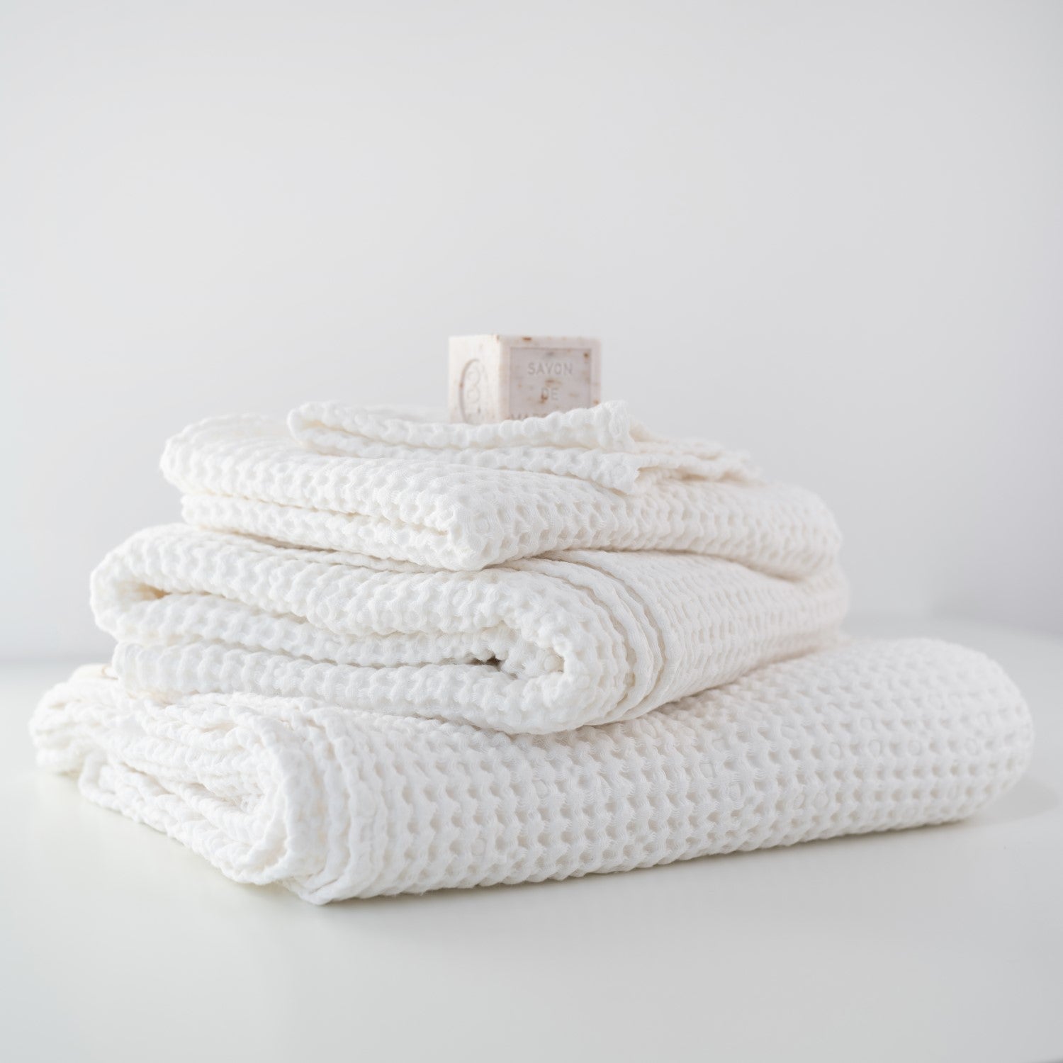 Serviette en lin et coton gaufré nid d'abeille Linen Tales, coloris blanc finale