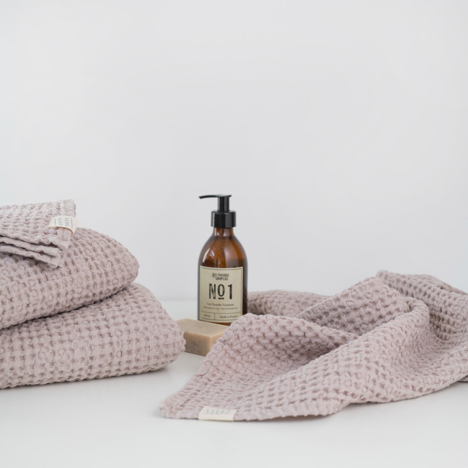 Serviette en lin et coton gaufré nid d'abeille Linen Tales, coloris poudre détail
