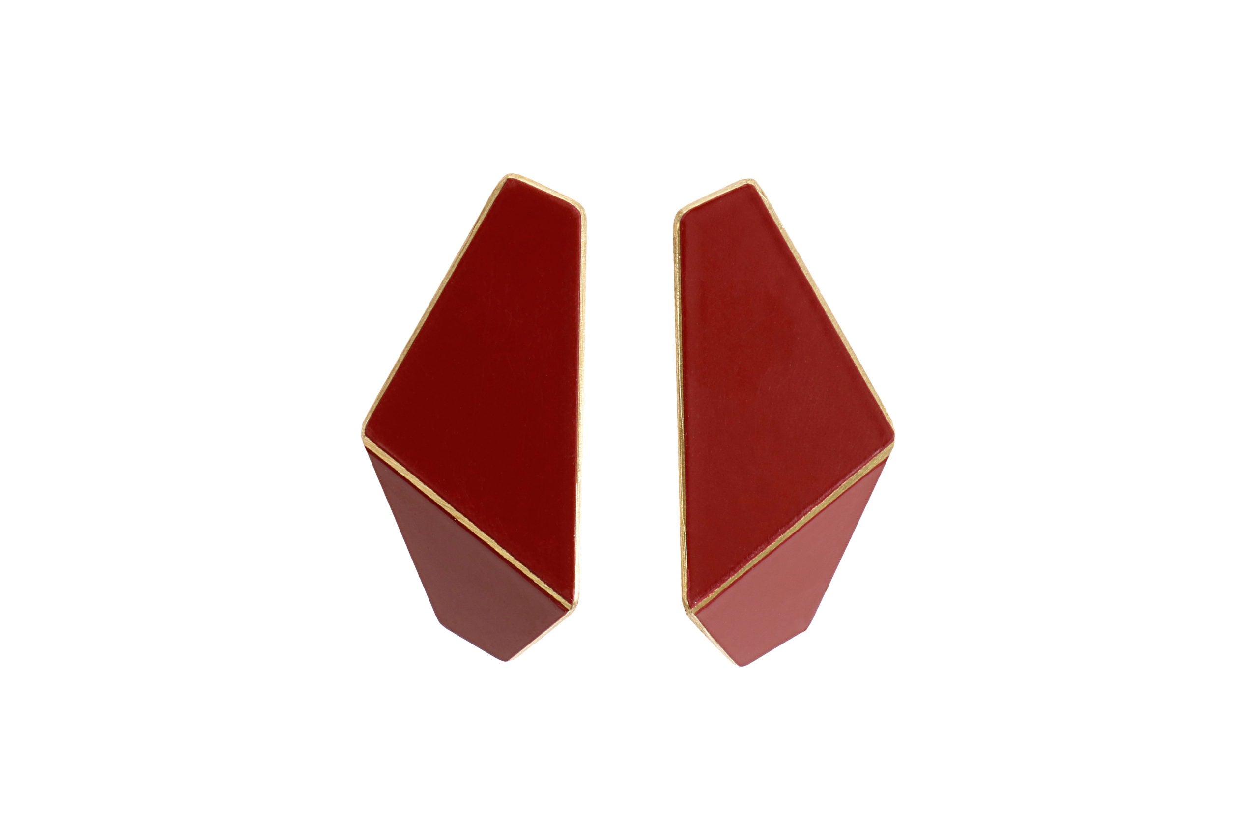 Boucles d'oreilles fines pliées modèle Folded Slim, vue éditoriale alternative