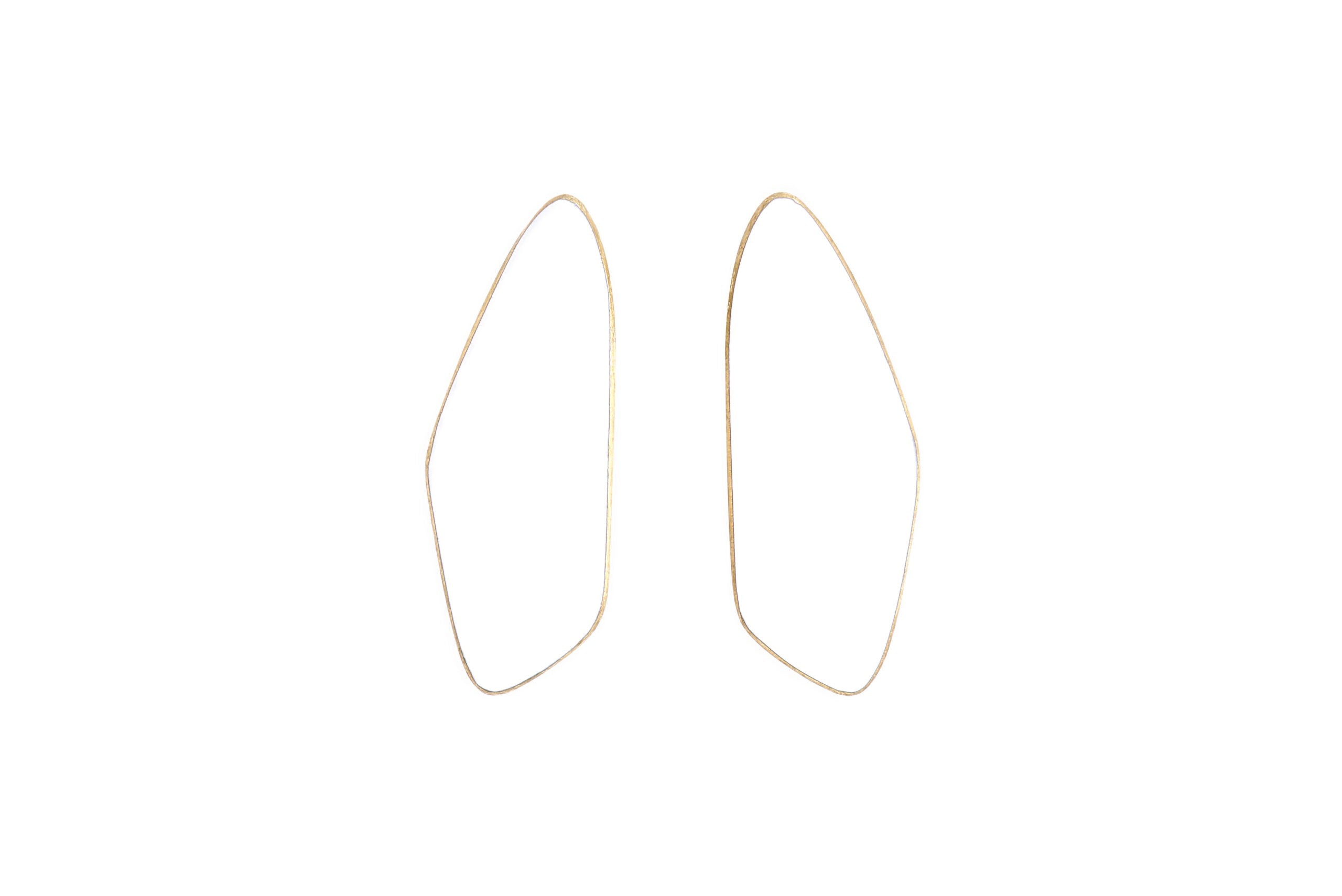 Petites boucles d'oreilles modèle Leaves, vue horizontale