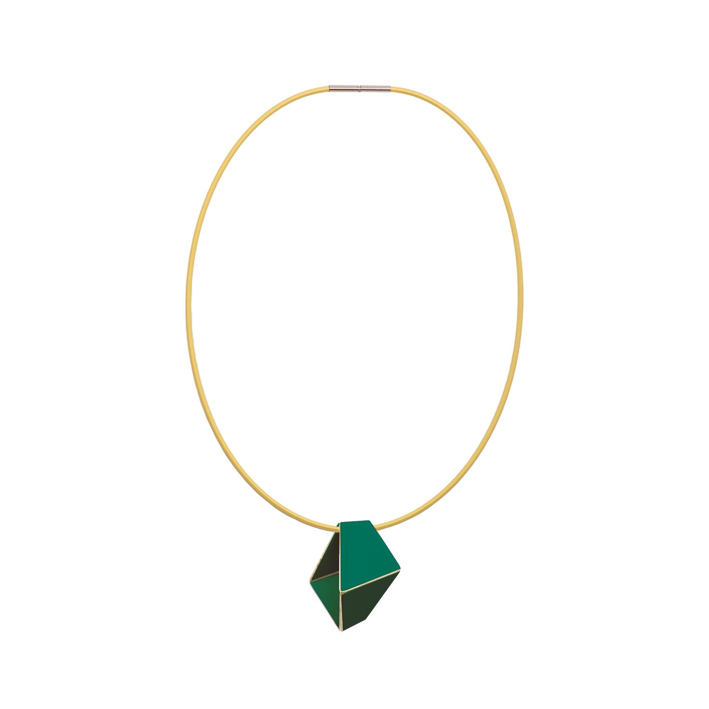 Collier court modèle Folded, vue éditoriale