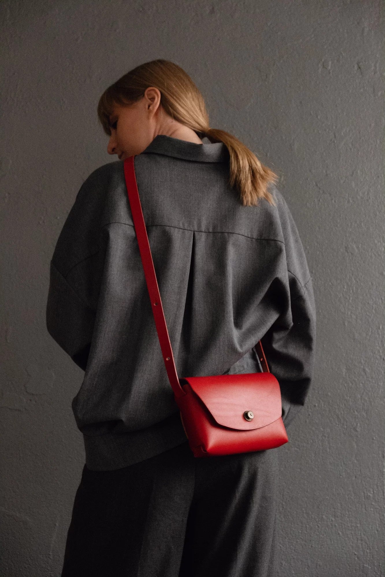 Pochette en cuir rouge, vue produit