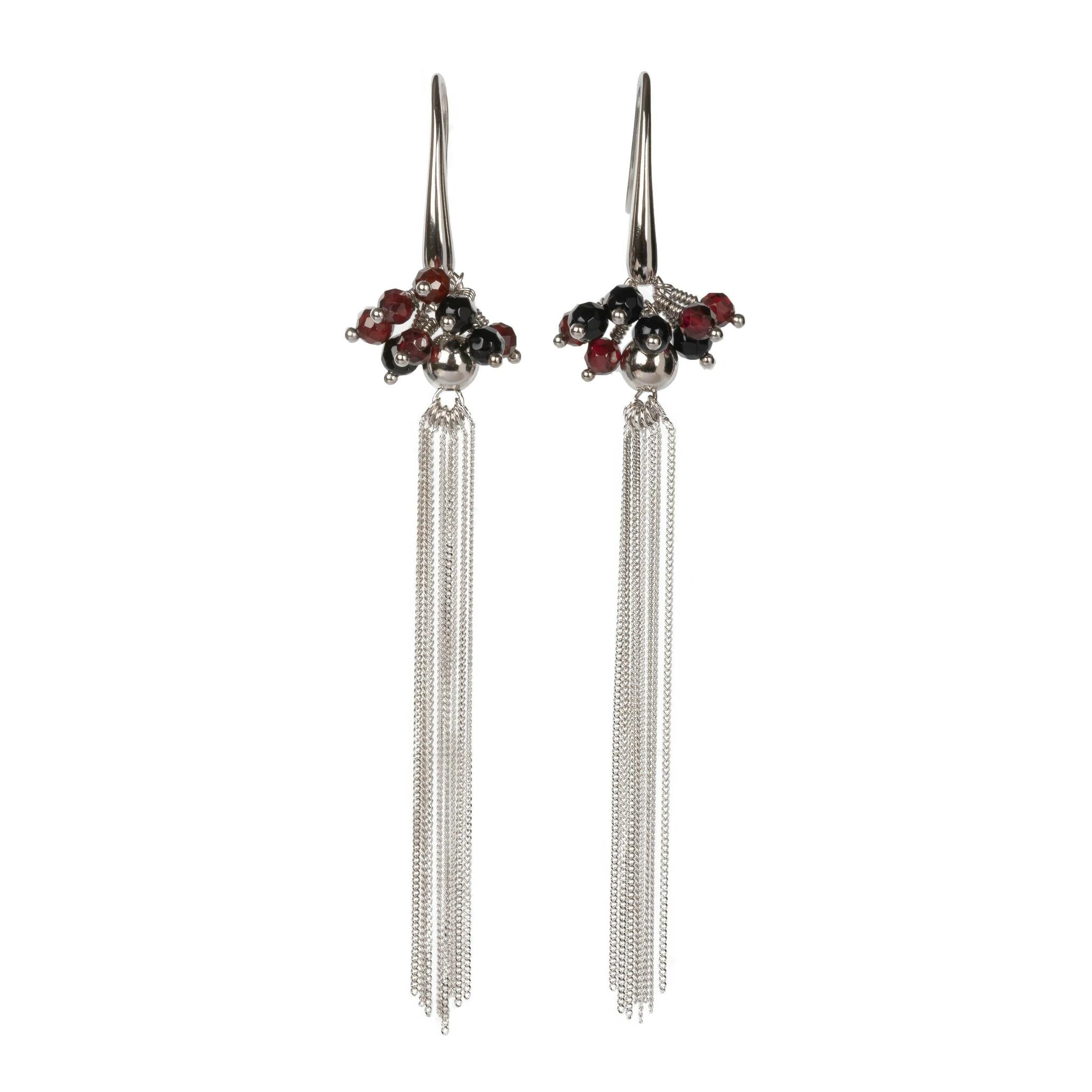 Boucles d'oreilles myamoon modèle Cherie pompon noir et argent, vue détaillée