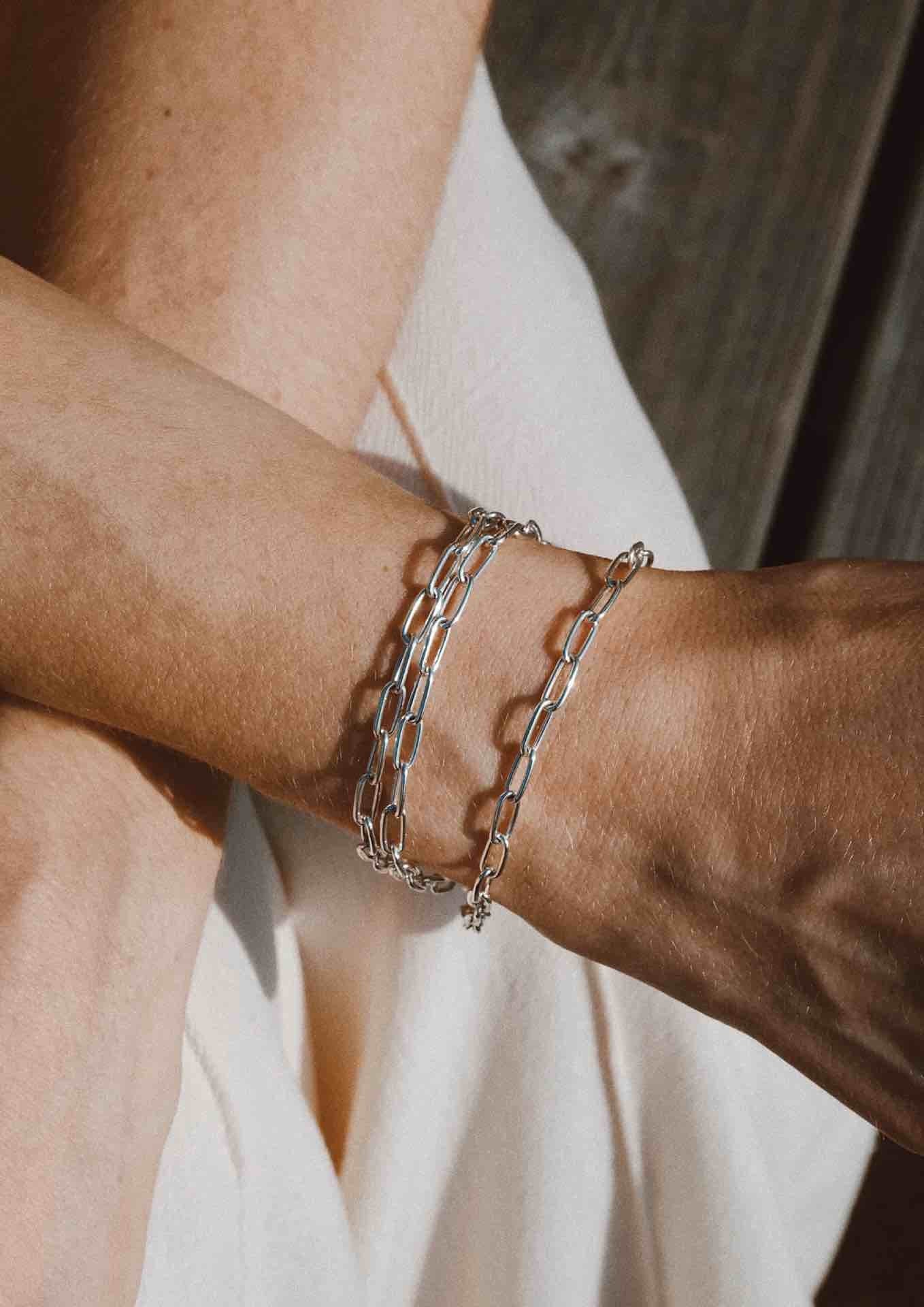 Collier Y Paper Clip NO MORE en argent, vue produit