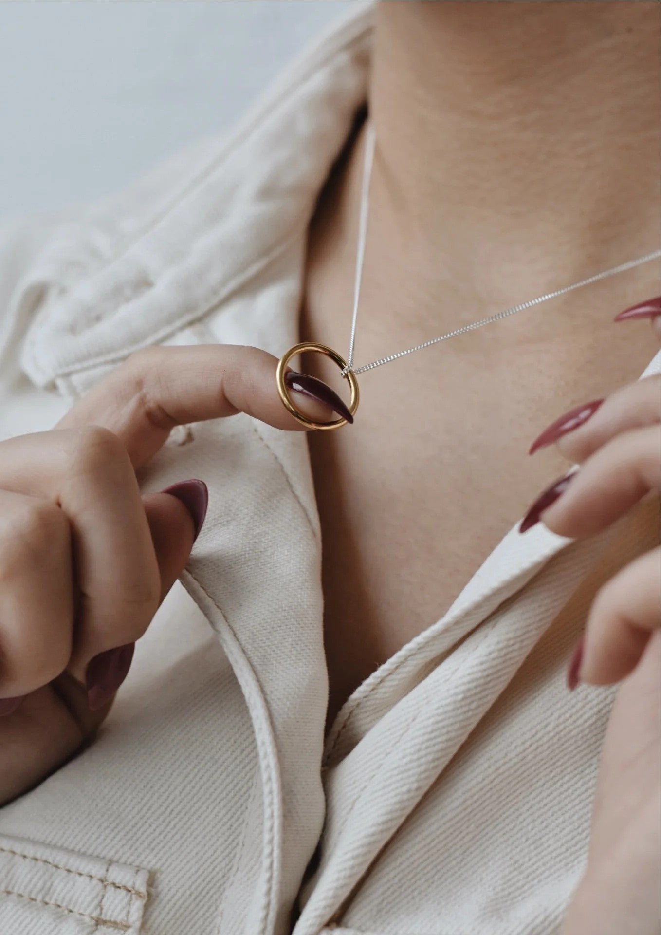 Collier Circle NO MORE en plaqué or, vue produit
