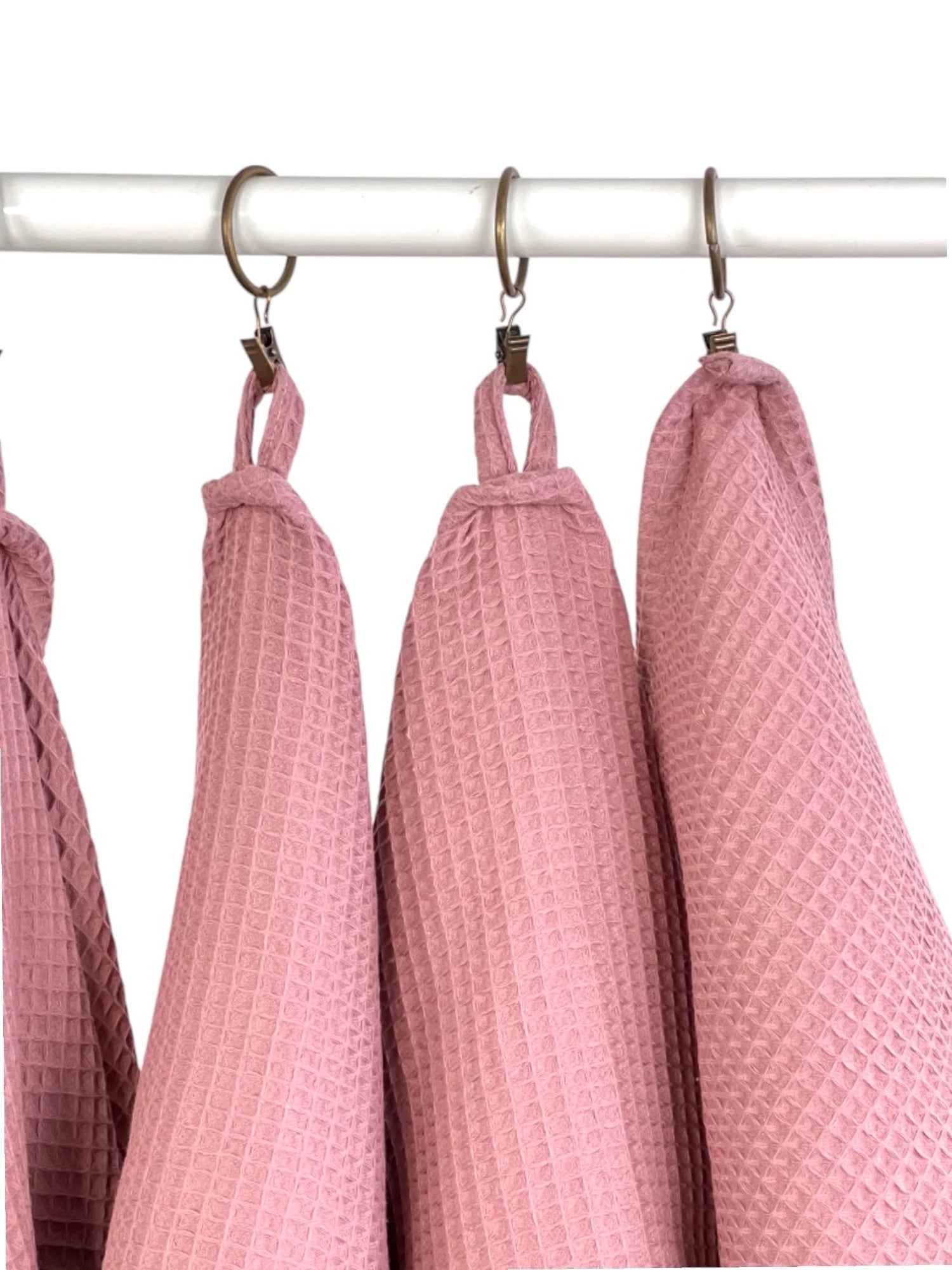 Serviette de bain NUSS en coton bio gaufré rose ancien, détail texture
