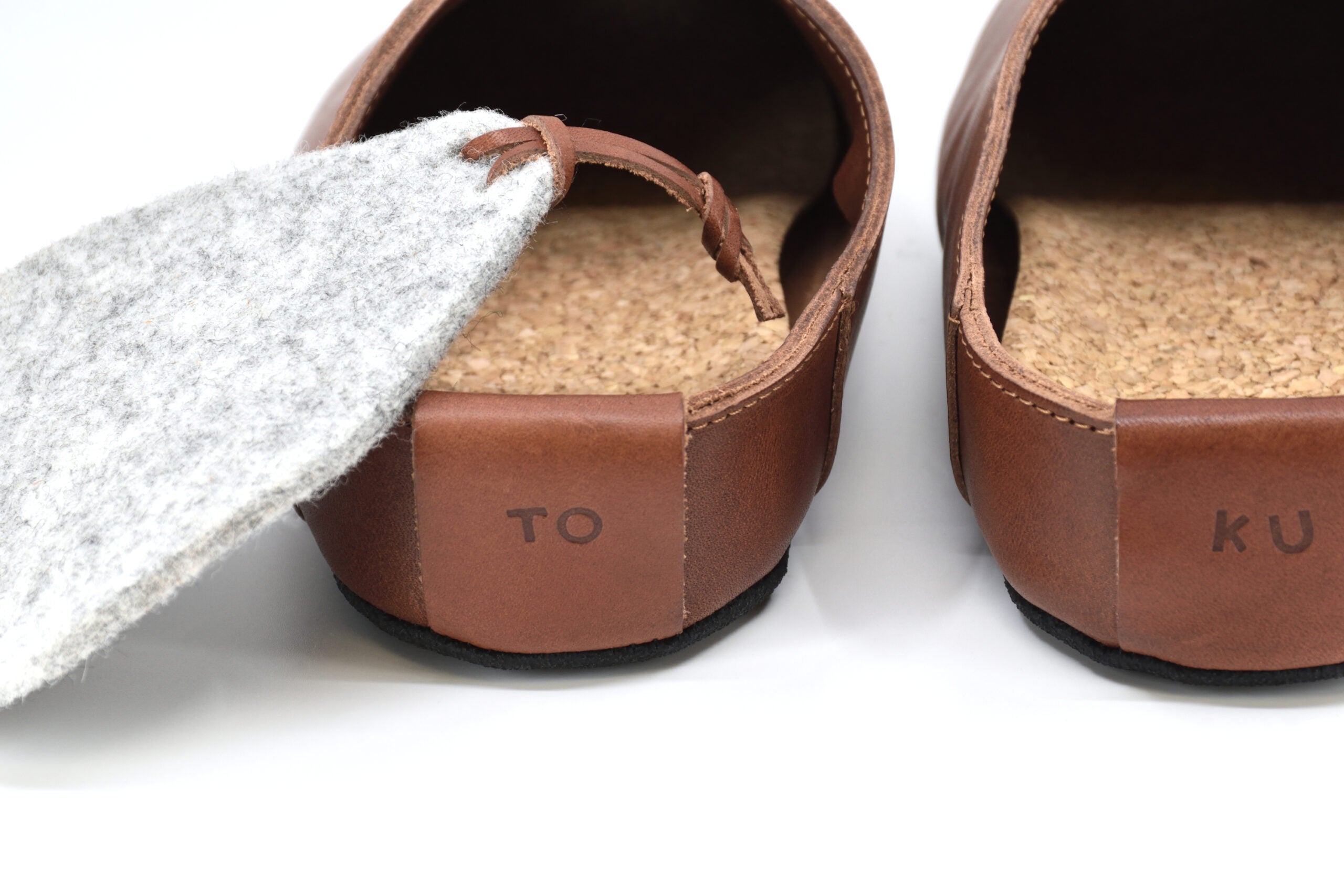 Chaussons TOKU Kyoto en cuir marron, quatrième vue de face