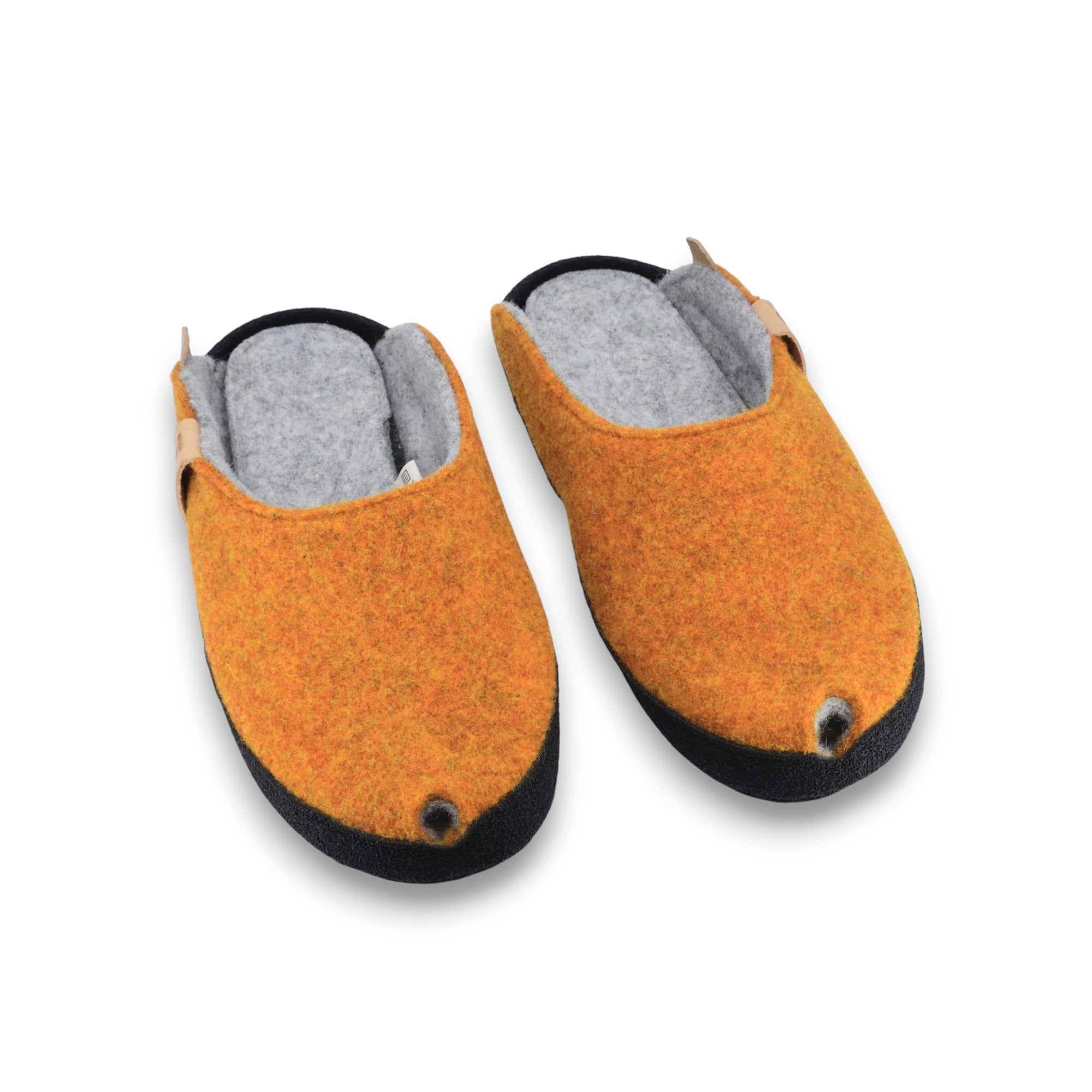 Chaussons TOKU Brussels en cuir curcuma, vue produit