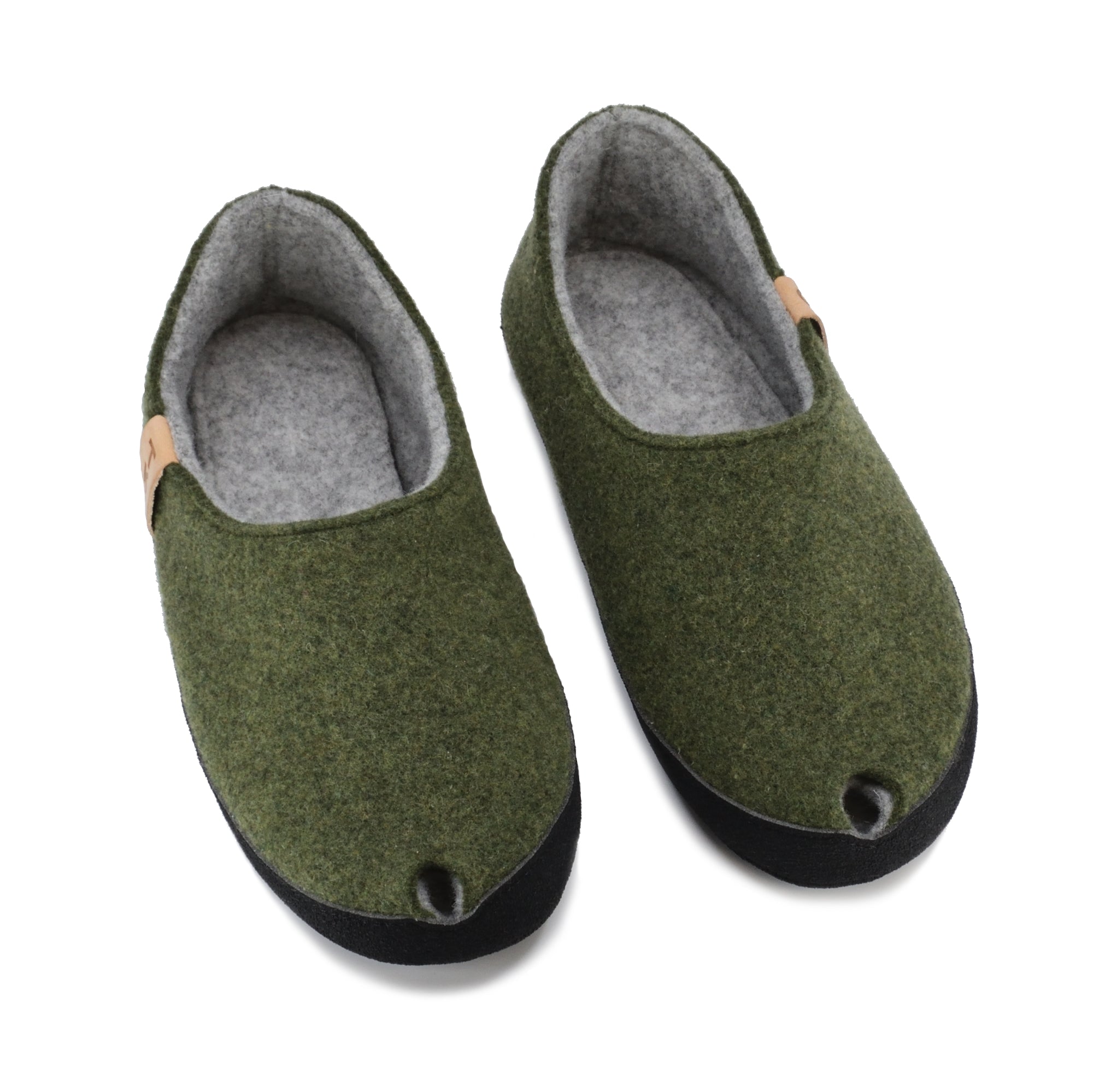 Chaussons TOKU Budapest en cuir vert mousse, vue produit