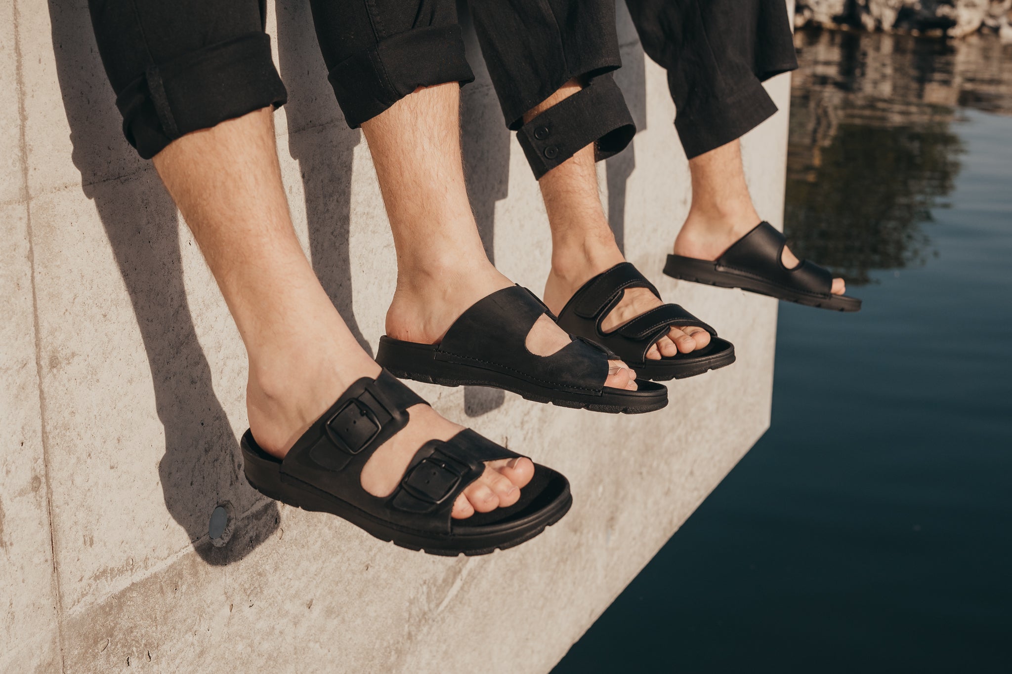 Sandales Märt en cuir noir, vue produit