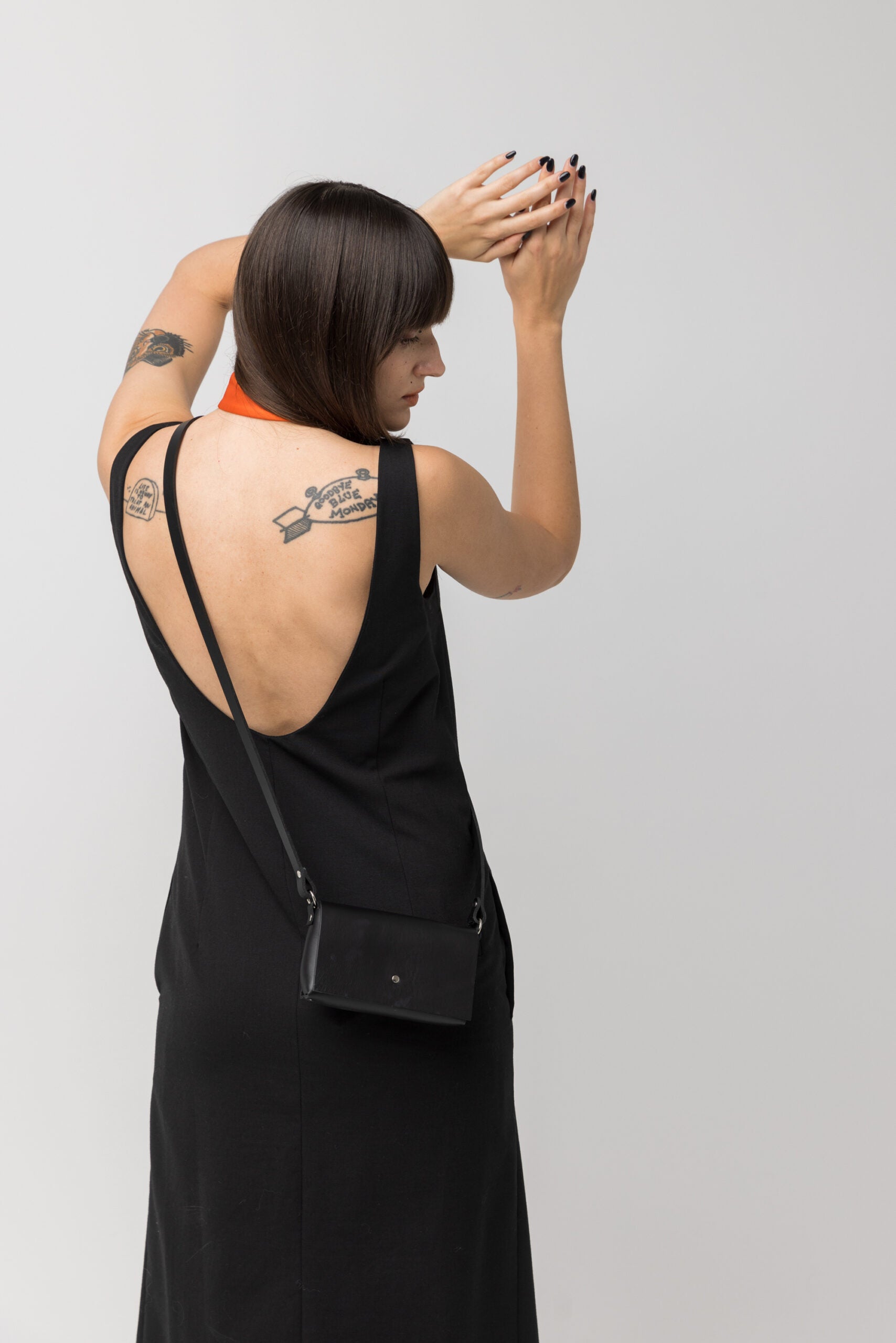 Mini sac Kora en cuir, vue de profil