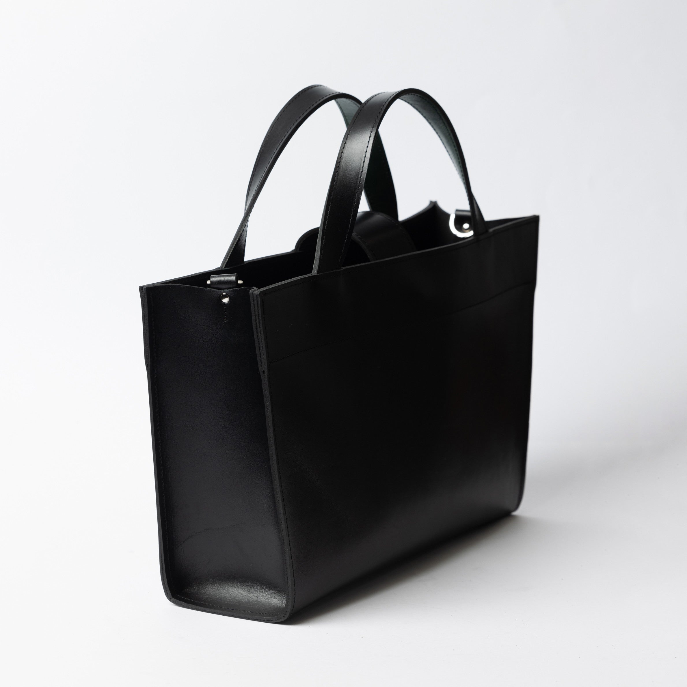 Sac à main Monika en cuir, design contemporain, vue produit