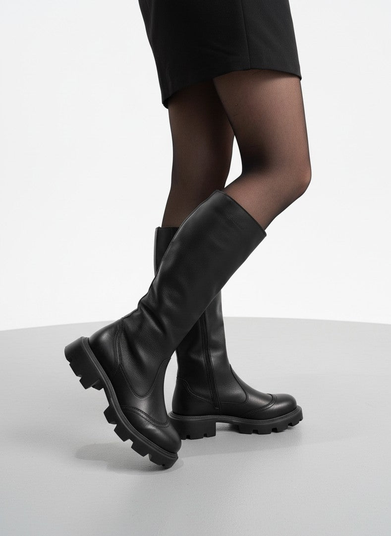Bottines femme hautes en cuir nappa ultra léger, détail tissu