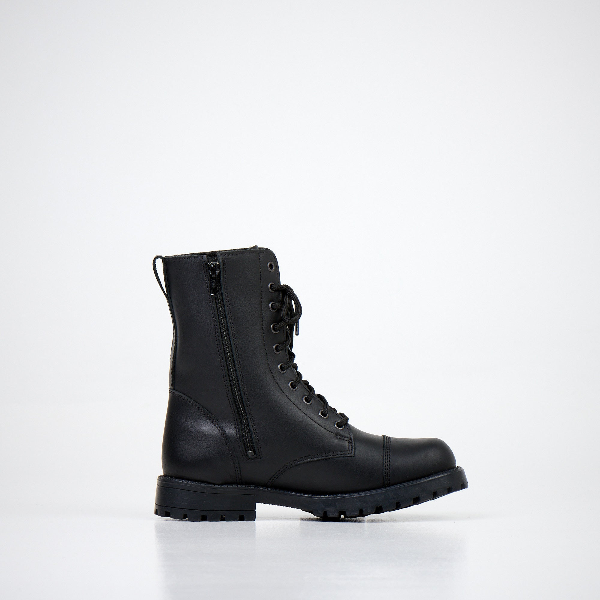 Bottines OmaKing 511 2.0 Black avec zip en cuir noir, vue de profil