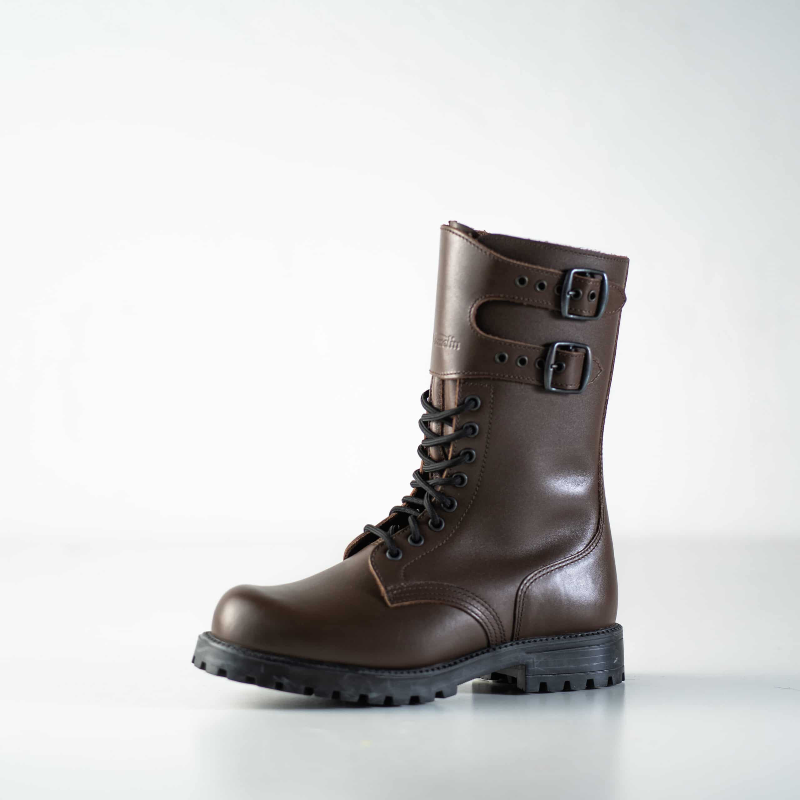 Bottines en cuir marron foncé fait main, deuxième vue de profil