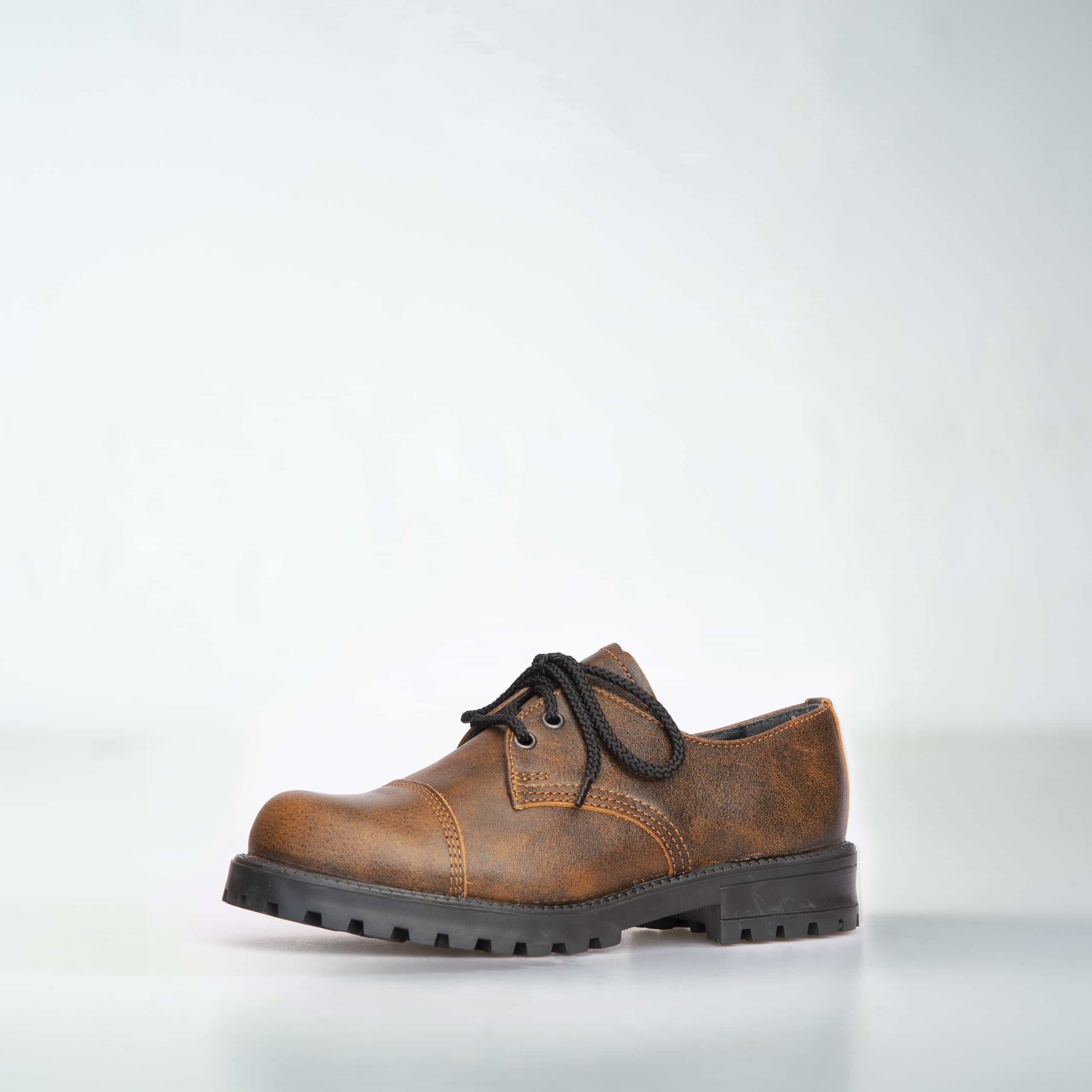 Chaussures en cuir brun clair fait main, vue latérale