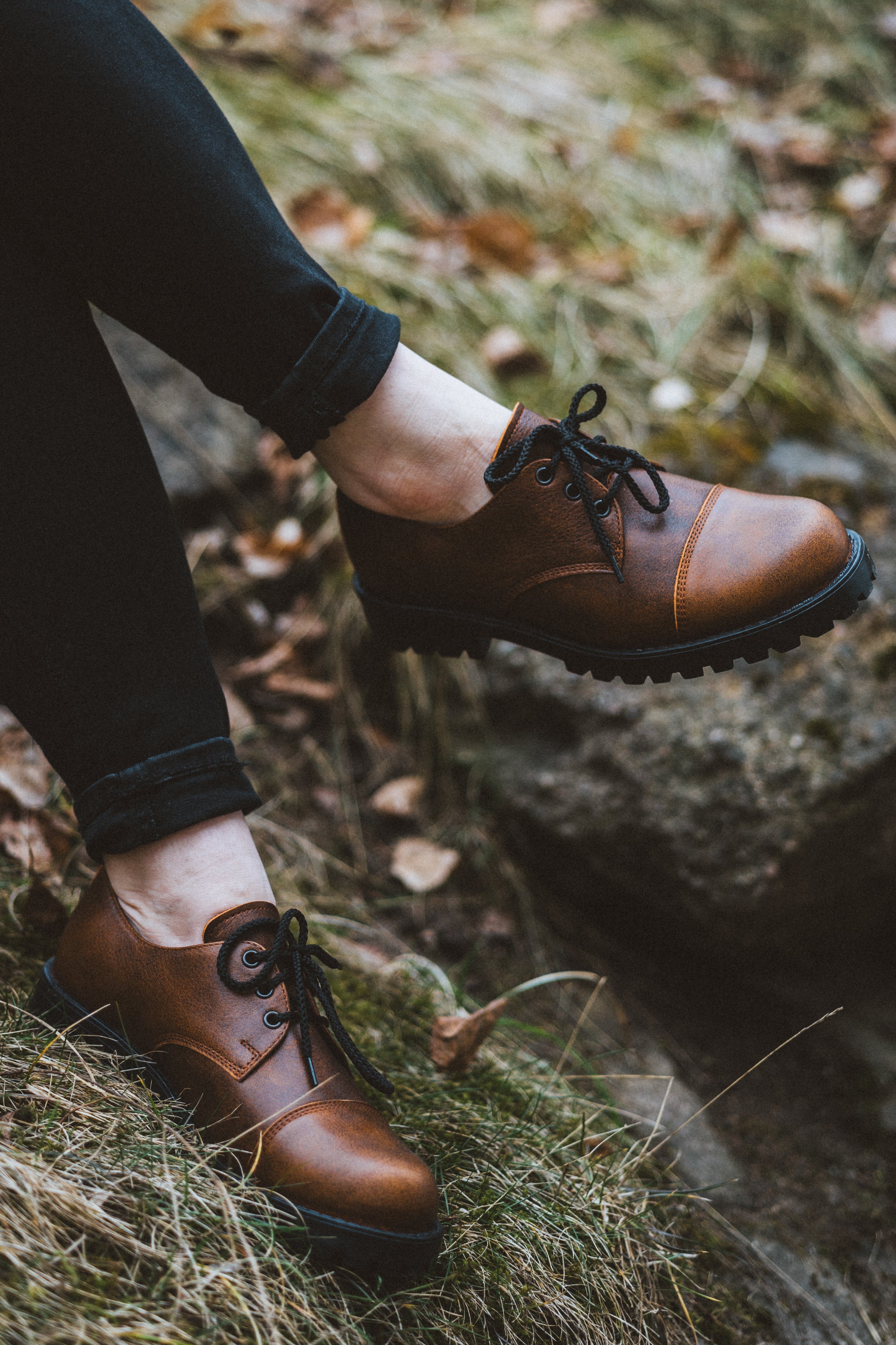 Chaussures unisexes en cuir marron Saapad fait main, vue de face