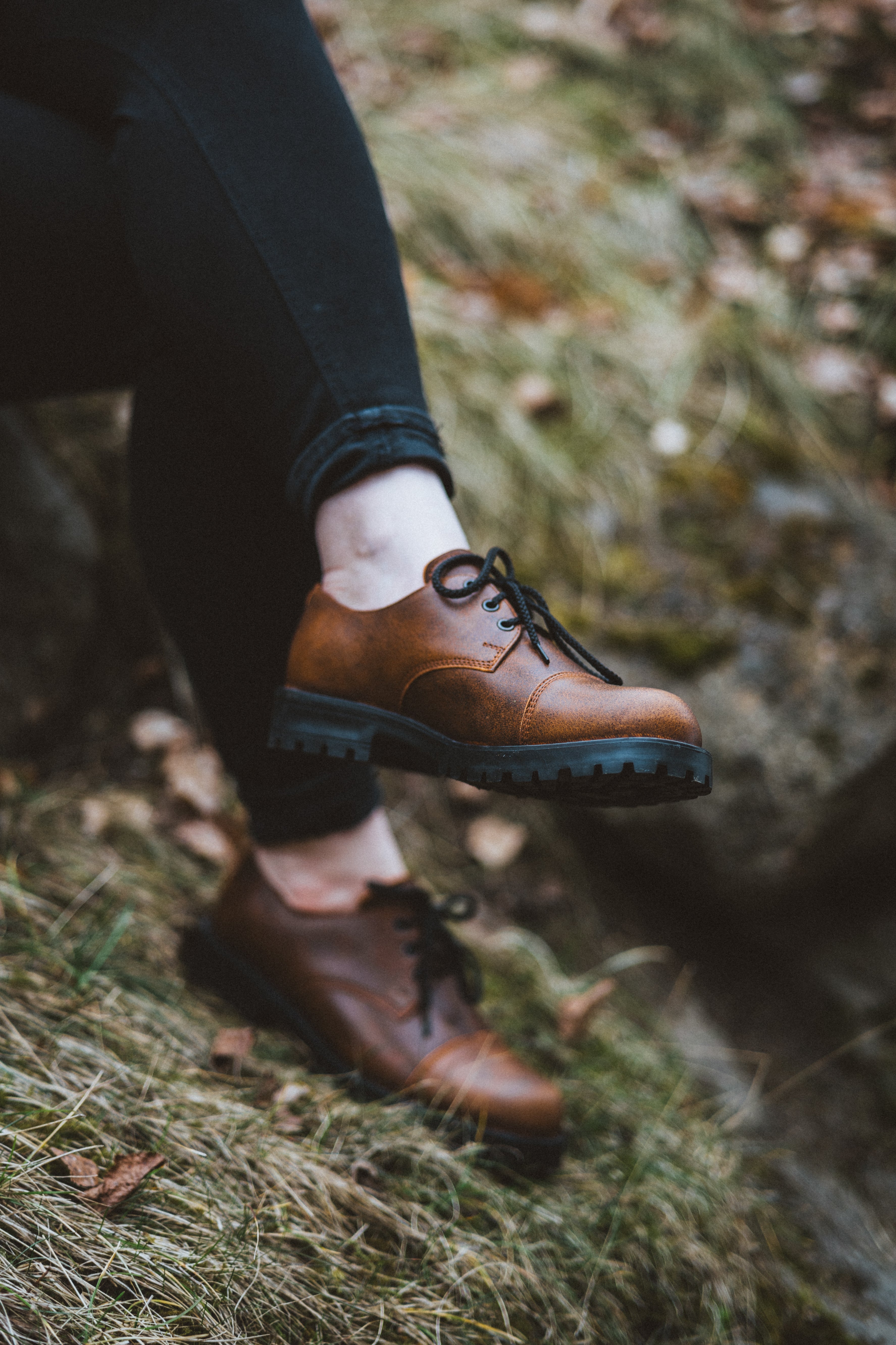 Chaussures unisexes en cuir marron Saapad fait main, vue de profil