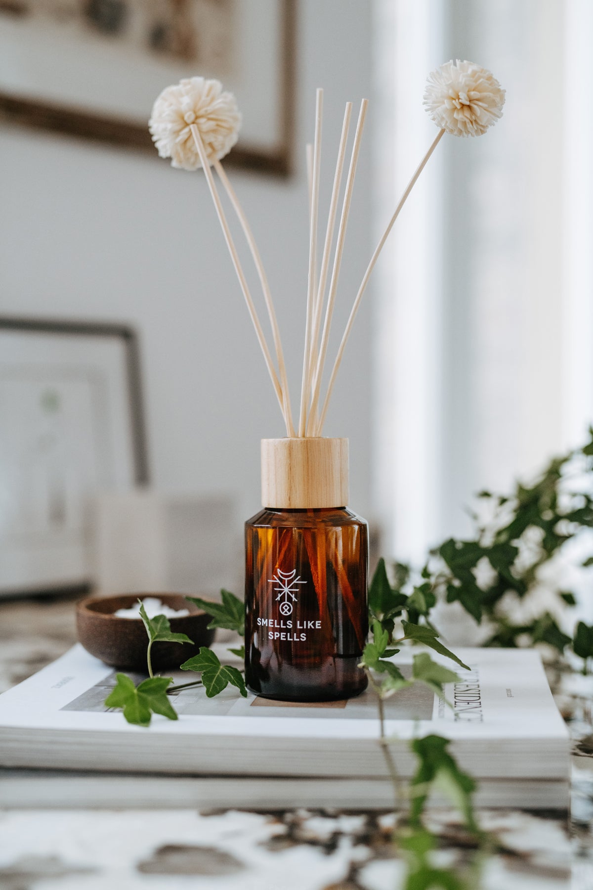 Parfums d'intérieur Smells Like Spells, vue lifestyle ambiance