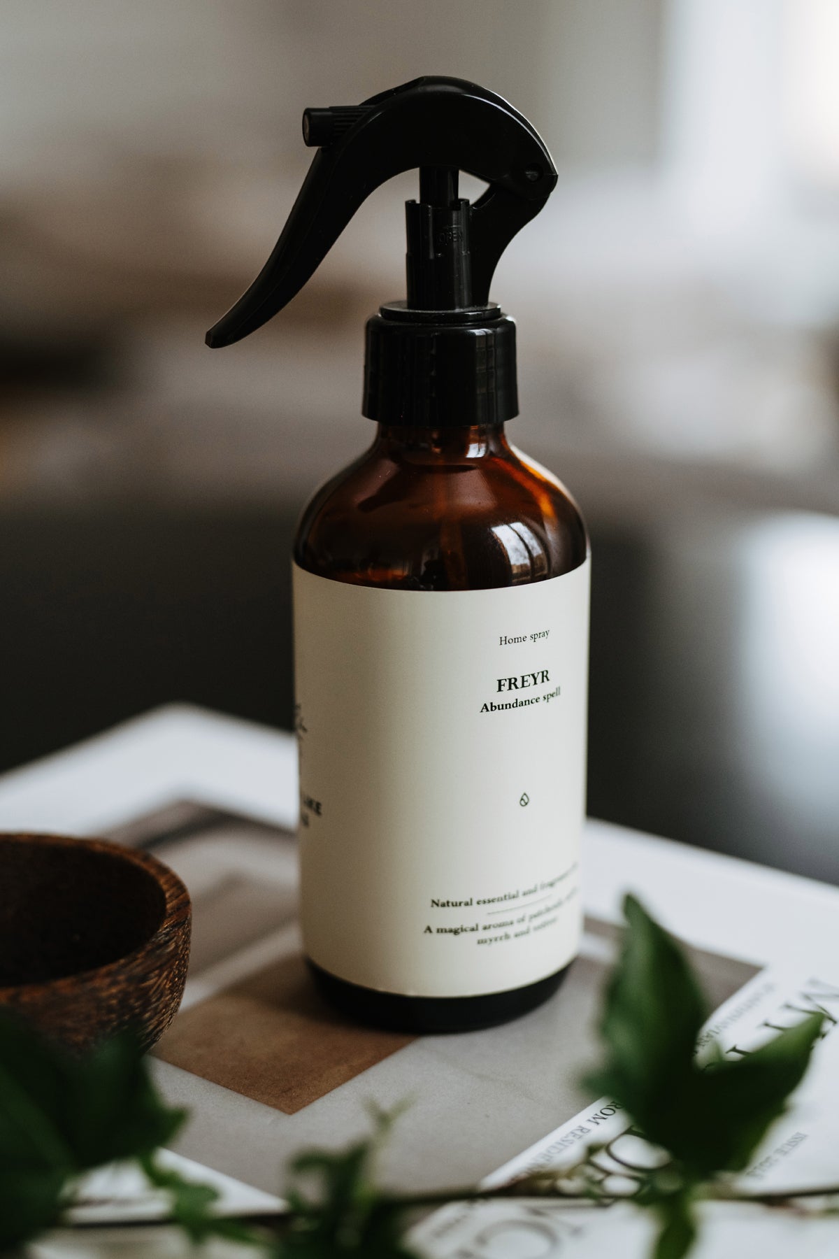 Sprays parfumés d'intérieur Smells Like Spells, mise en scène lifestyle
