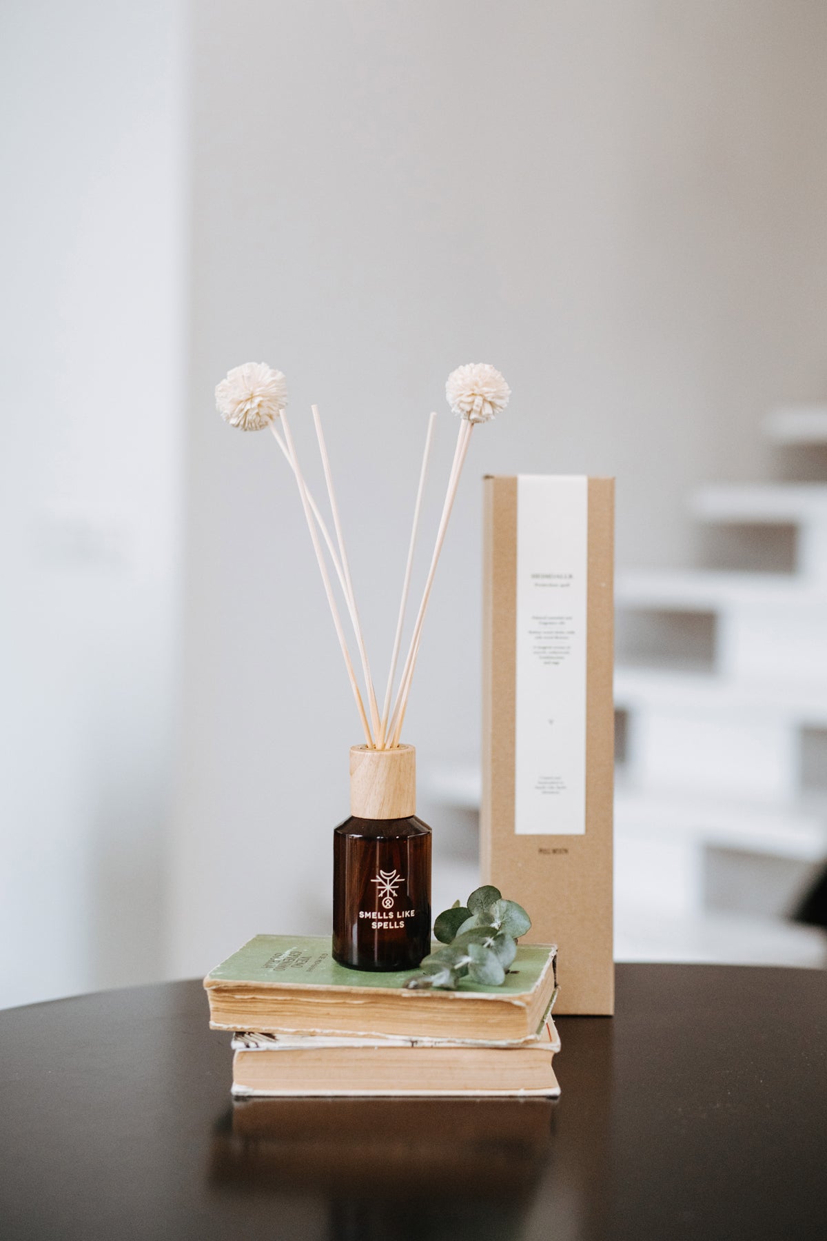 Parfums d'intérieur Smells Like Spells, mise en scène lifestyle