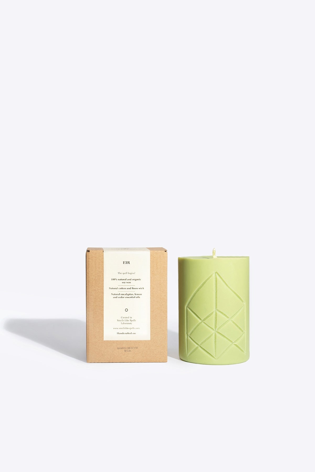 Bougie runique parfumée Smells Like Spells Eir, vue produit