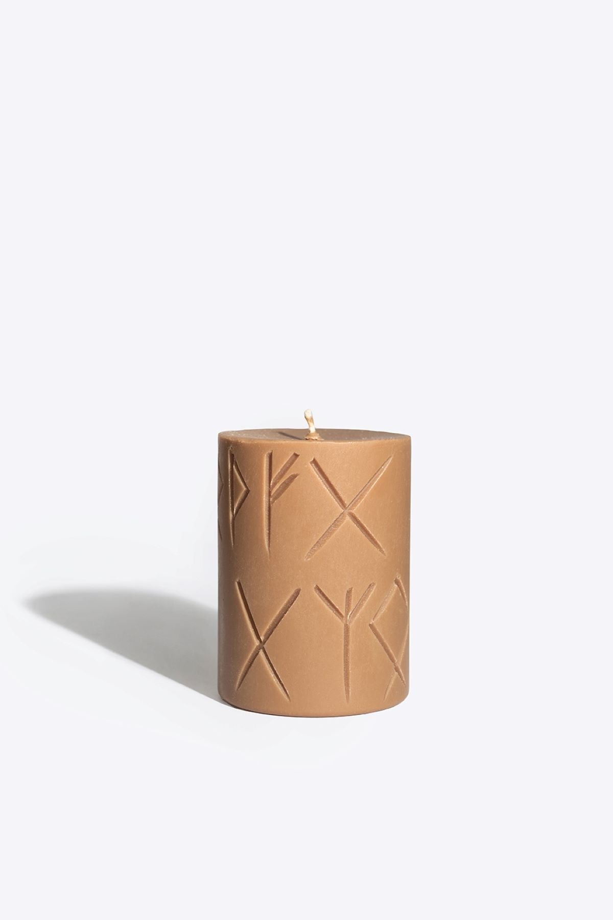 Bougie runique parfumée Smells Like Spells Frigga, vue produit