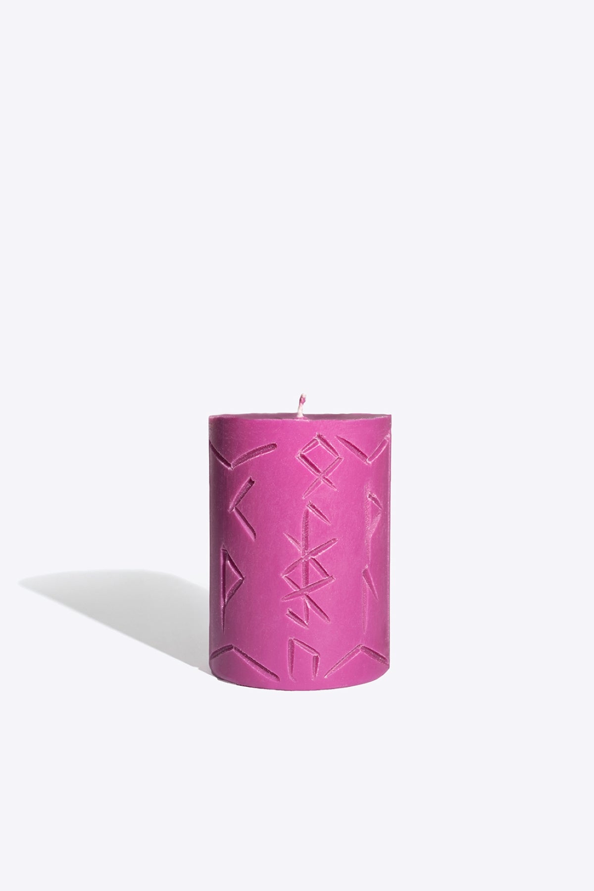 Bougie runique parfumée Smells Like Spells Mimir, vue alternative