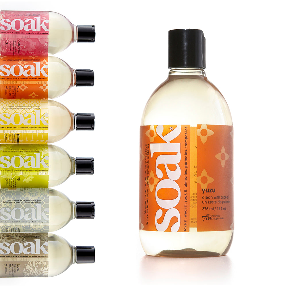Flacon de lessive Soak Yuzu 375 ml, vue rapprochée sur le packaging écologique