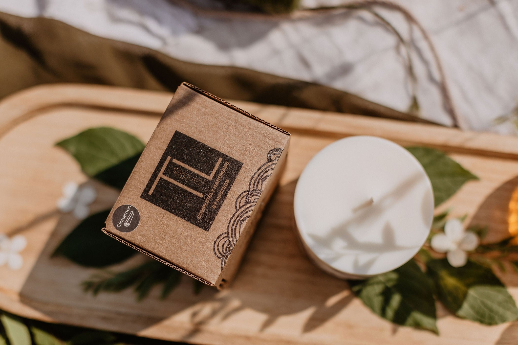 Bougie artisanale en cire de soja parfum cannelle, vue produit